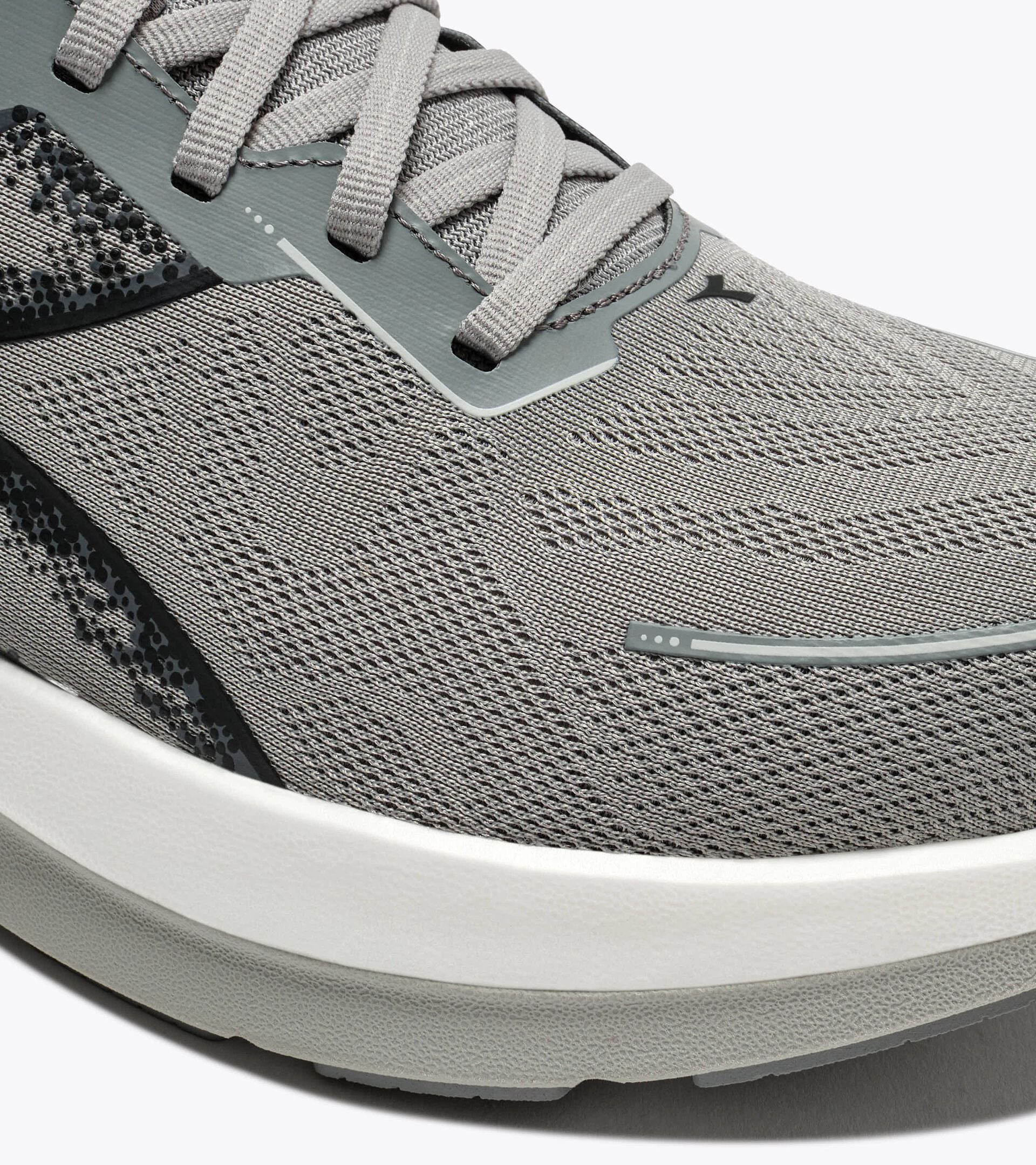 Running shoe - Stability and protection - Men&rsquo;s MYTHOS BLUSHIELD VIGORE V ULTIMATE GRAY /BLACK - Diadora