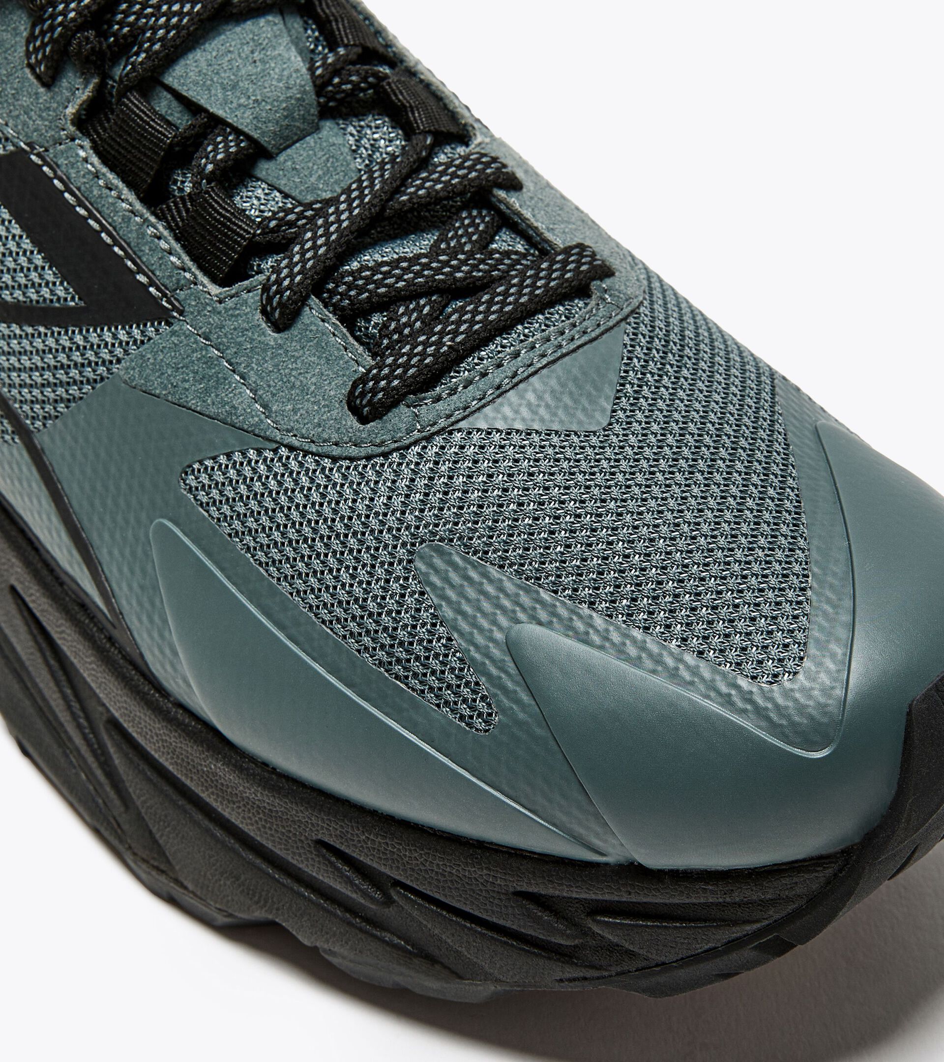 Trail Running Shoes - Men EQUIPE SESTRIERE-XT BALSAM GREEN/BLACK - Diadora