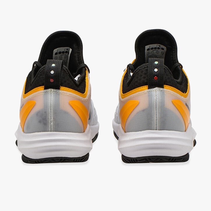 diadora mythos blushield fly 3