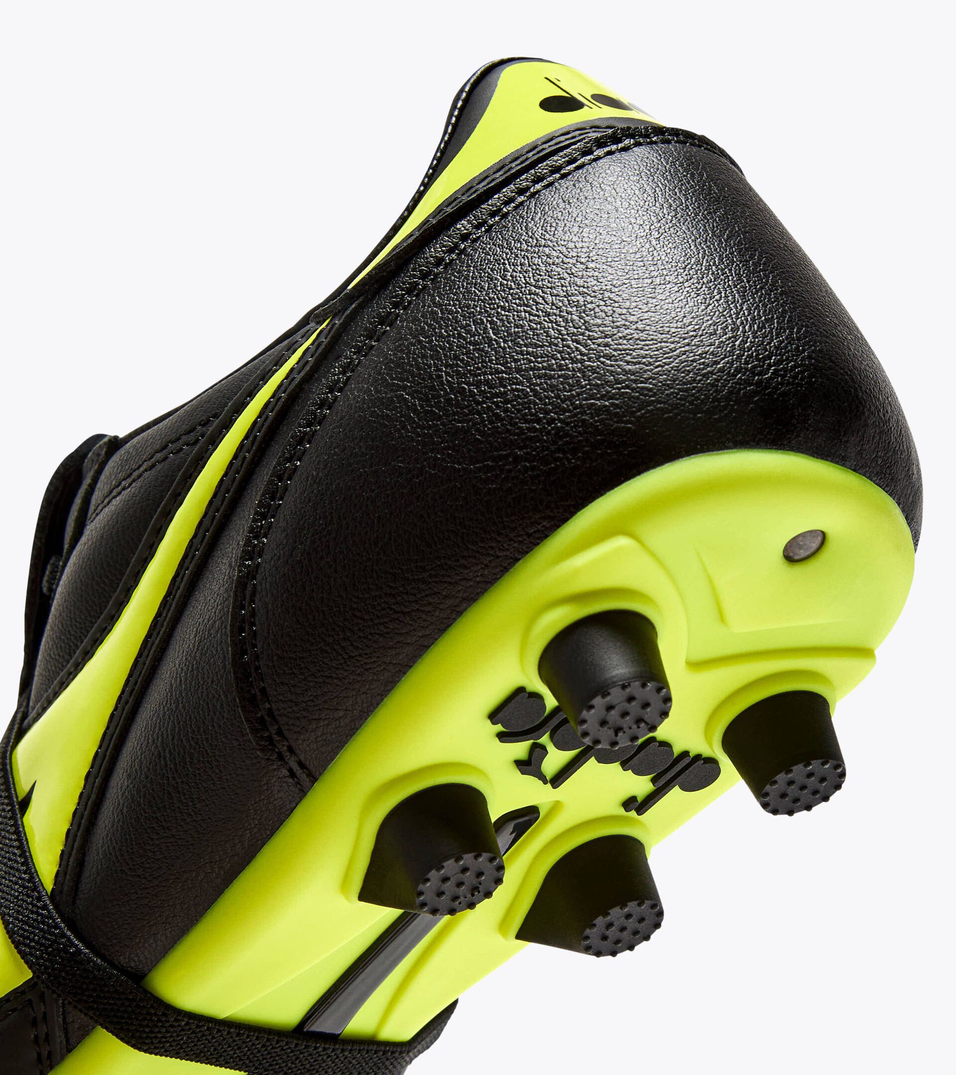 Chaussures de football en cuir pour terrains compacts - Homme BRASIL ICON LT T MDPU NOIR/JAUNE FLUO DIA - Diadora