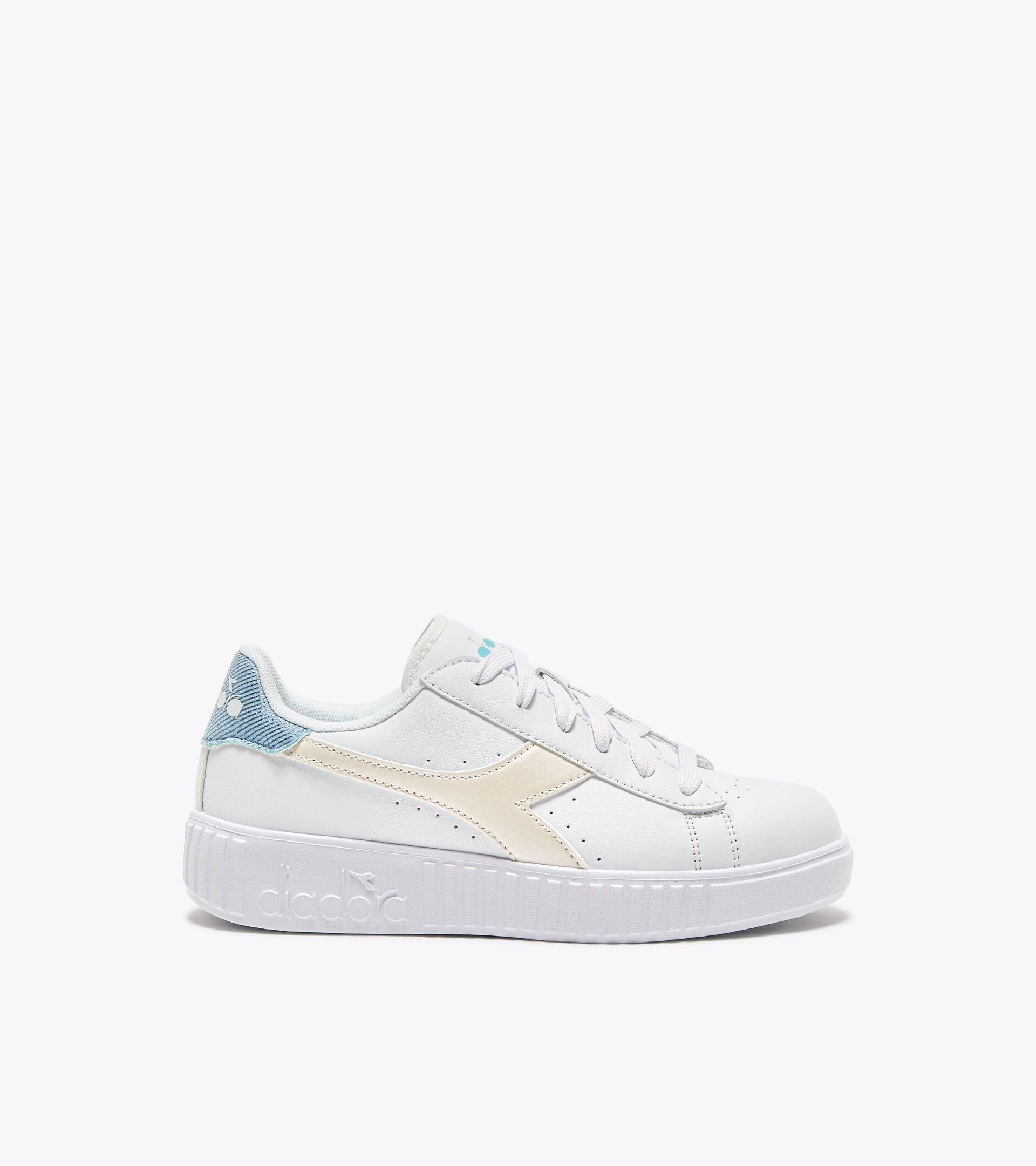Sports shoe -  8 to 16 years old - All-gender GAME STEP METAL GS WHITE/SKY-BLUE - Diadora