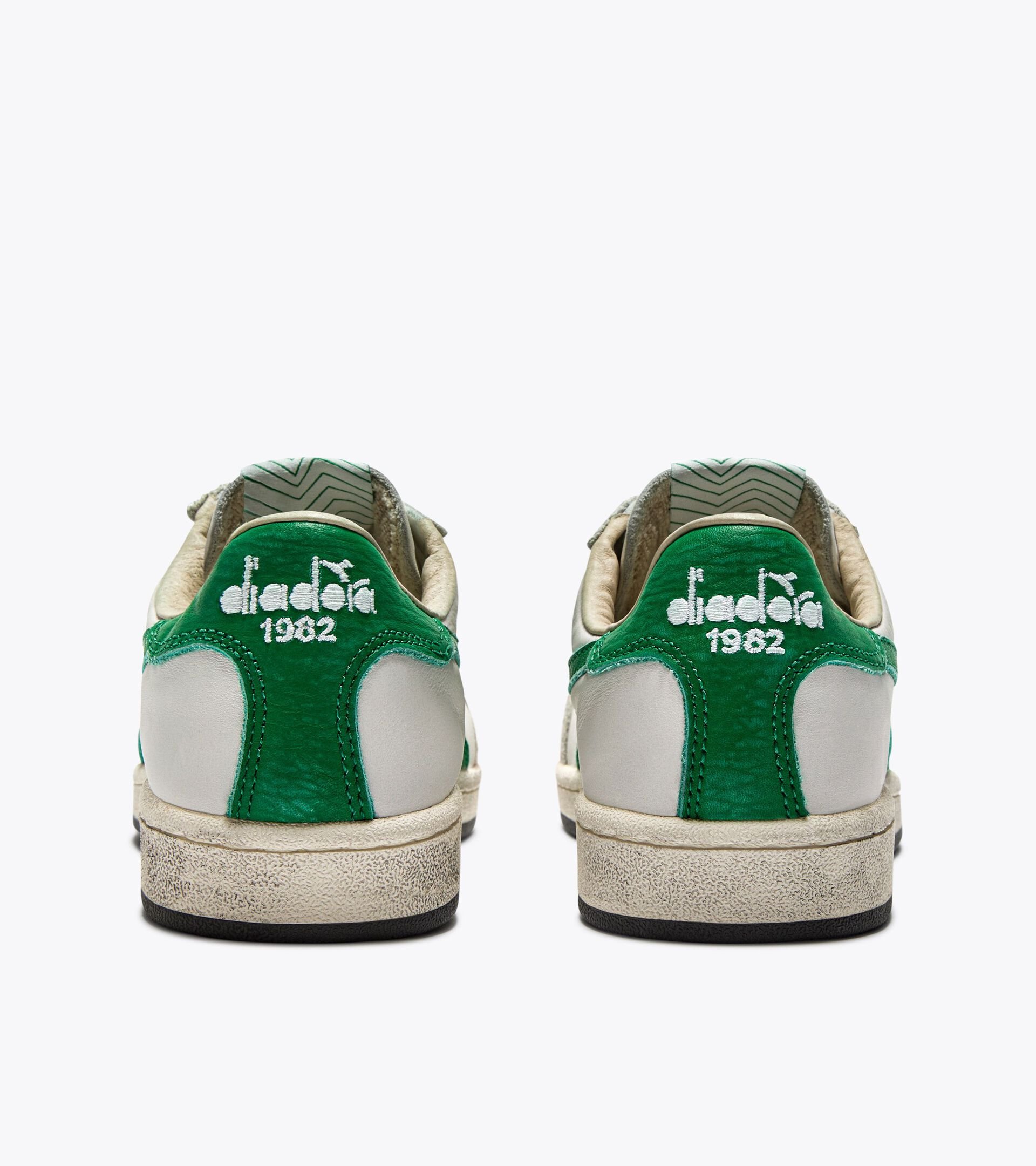 Zapatilla Heritage de piel - Para todos los géneros
 PRESTIGE USED BLANCO/CREMA DE GUISANTES - Diadora