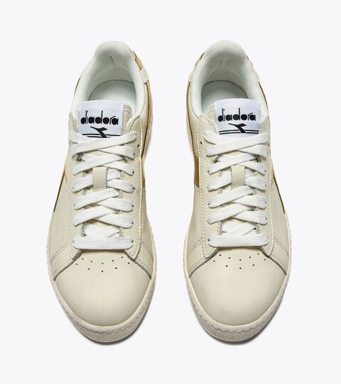 GAME L LOW WAXED METAL WN, BLANC/OR BRUN Sneakers de sport en cuir - Femme
GAME L LOW WAXED METAL WN BLANC/OR BRUN - Diadora