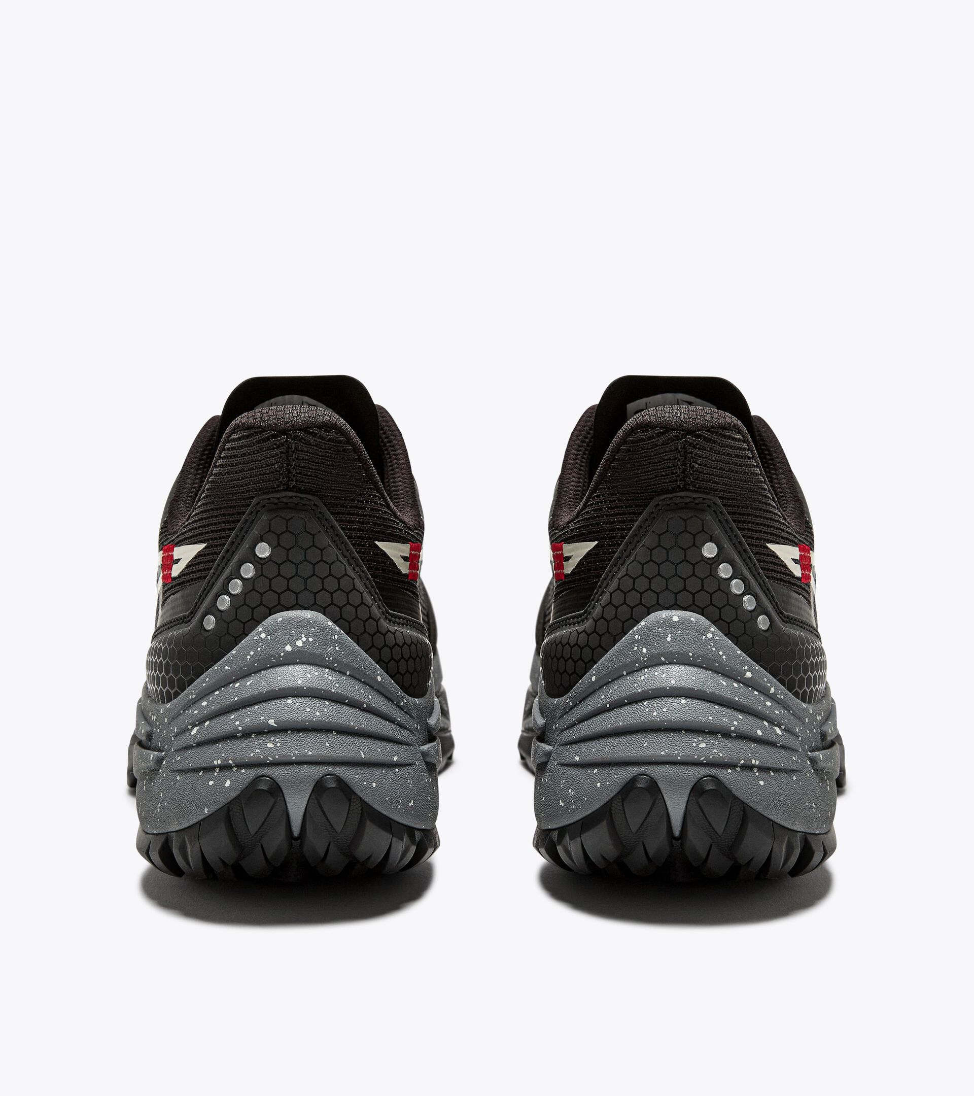 Trail running shoe - All-Gender SESTRIERE-XT 2 BLACK/STEEL GRAY - Diadora