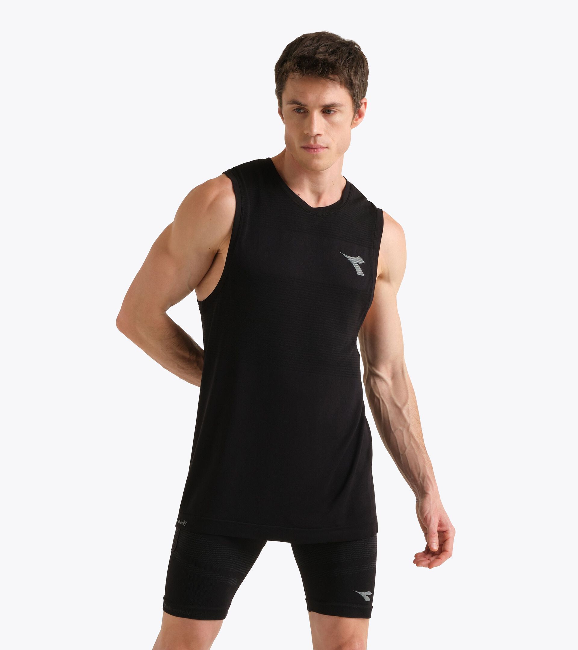 D&eacute;bardeur technique pour le contr&ocirc;le de la temp&eacute;rature -  Running - Homme TANK STRATOUNO NOIR - Diadora