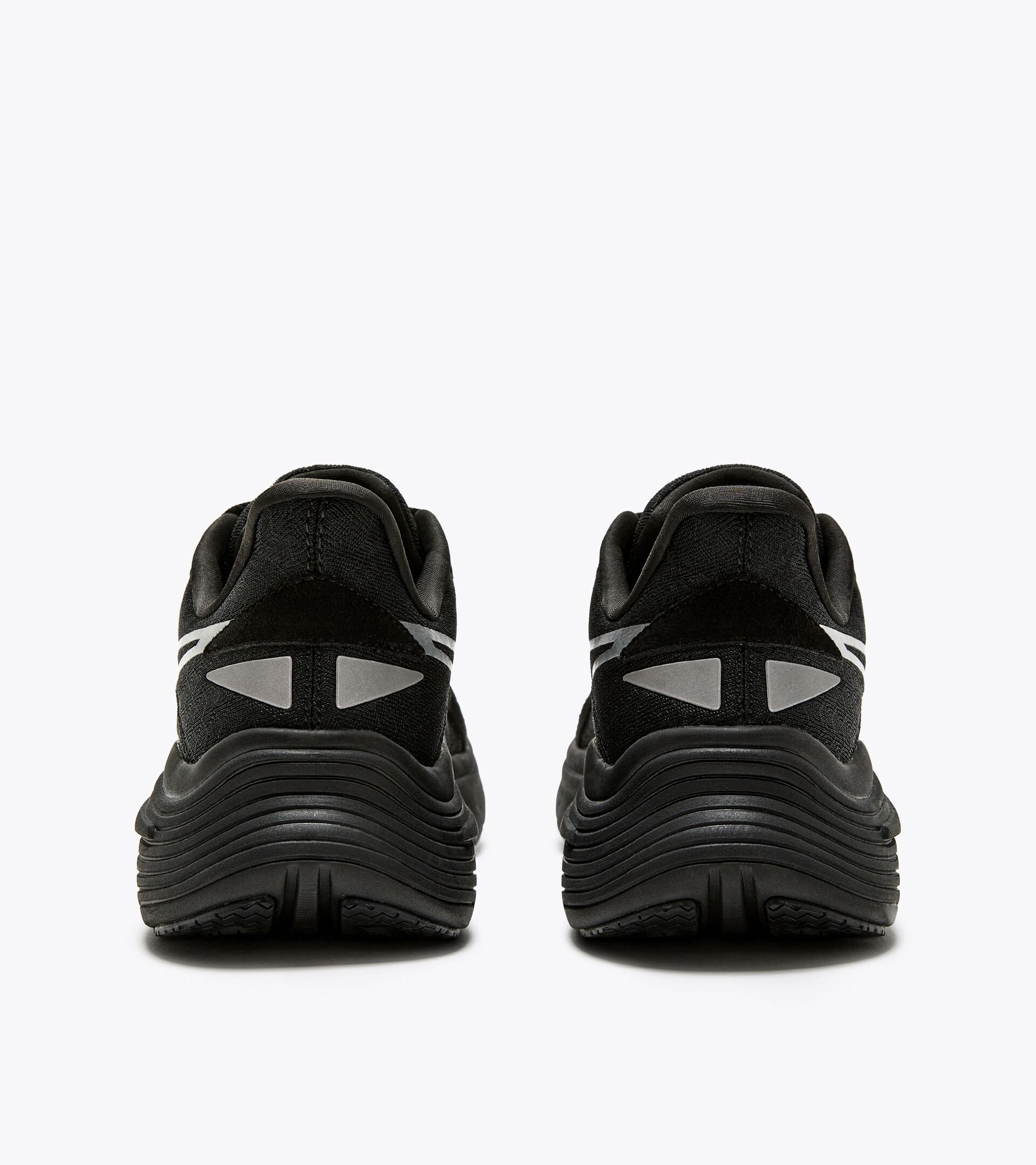 Running shoes - Women EQUIPE NUCLEO W BLACK/BLACK - Diadora