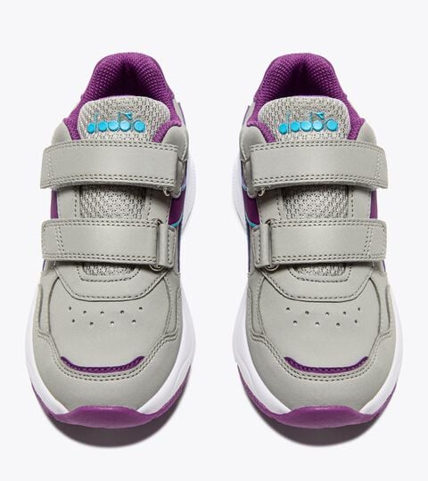 FALCON 5 SL JR V, SILVER DD/BYZANTIUM Junior running shoe - All-gender
FALCON 5 SL JR V SILVER DD/BYZANTIUM - Diadora