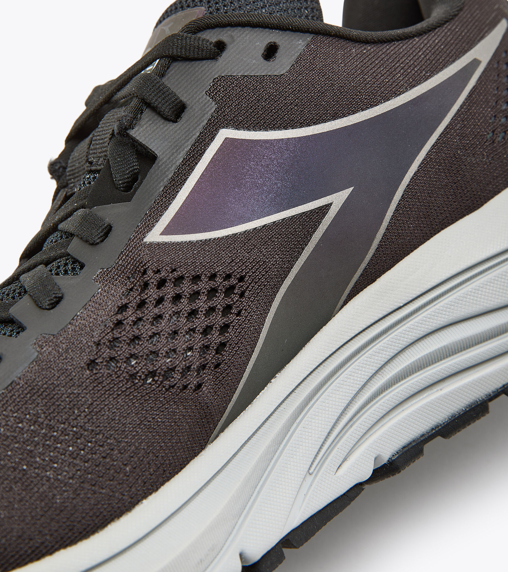 Running shoes - Men MYTHOS BLUSHIELD 7 VORTICE HIP BLACK/SILVER - Diadora