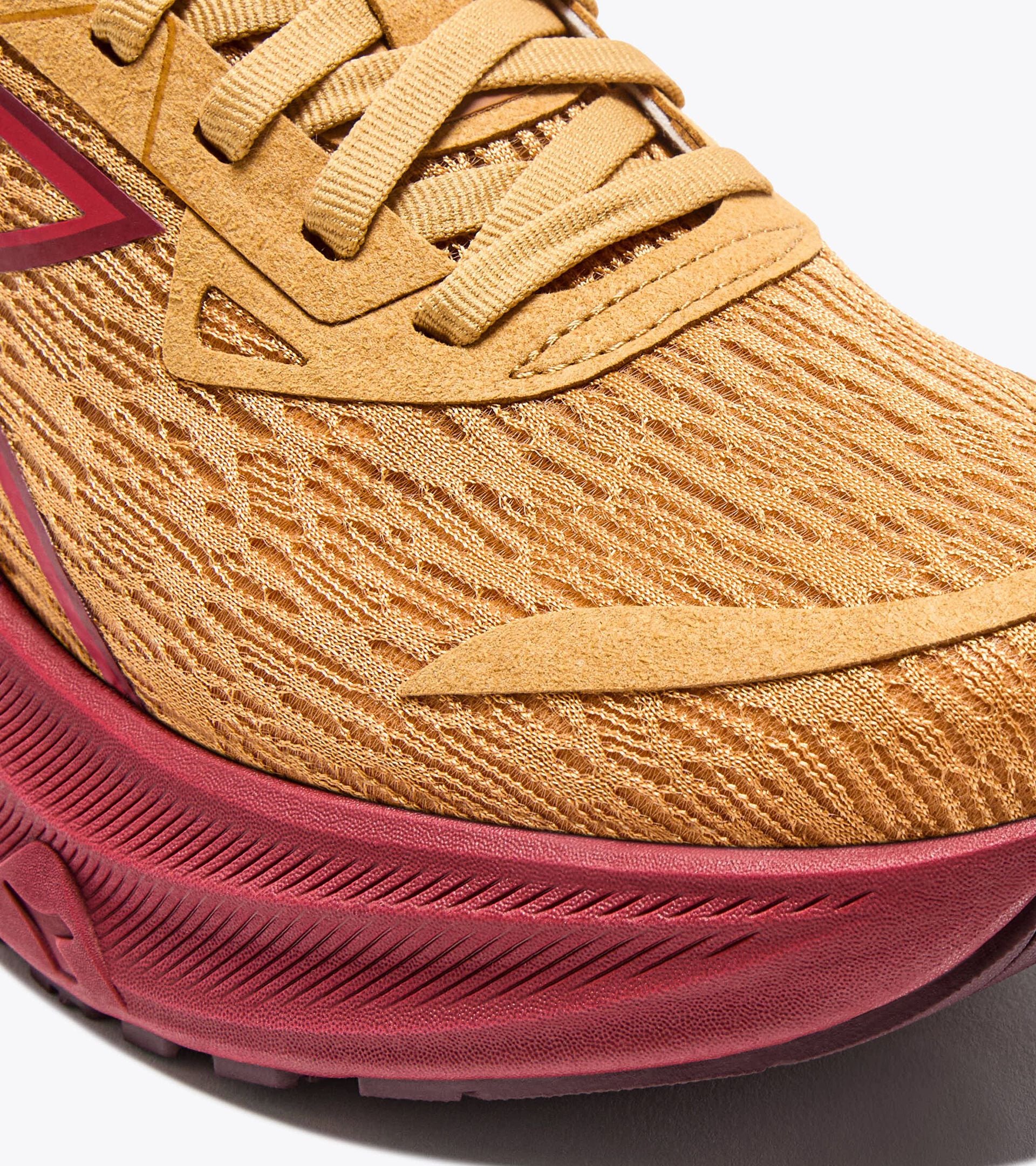 Running shoe - Comfort and stability - Women&rsquo;s NUCLEO 2 W HONEY YELLOW/RED DAHLIA - Diadora