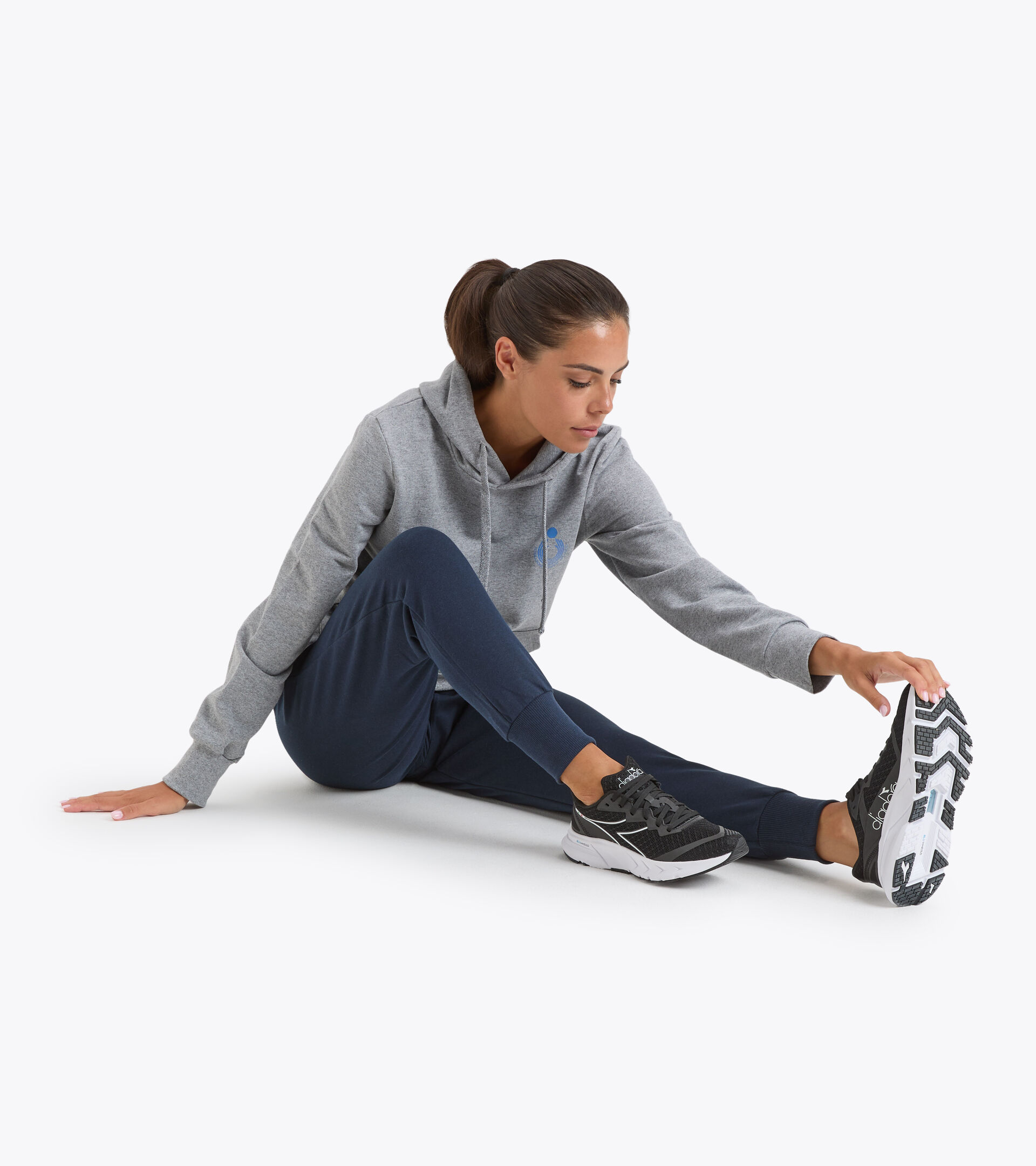 Women tracksuit - Italy National Volleyball Team TUTA FELPA RAPPRESENTANZA DONNA BV ITA GRAY MELANGE MIDDLE - Diadora