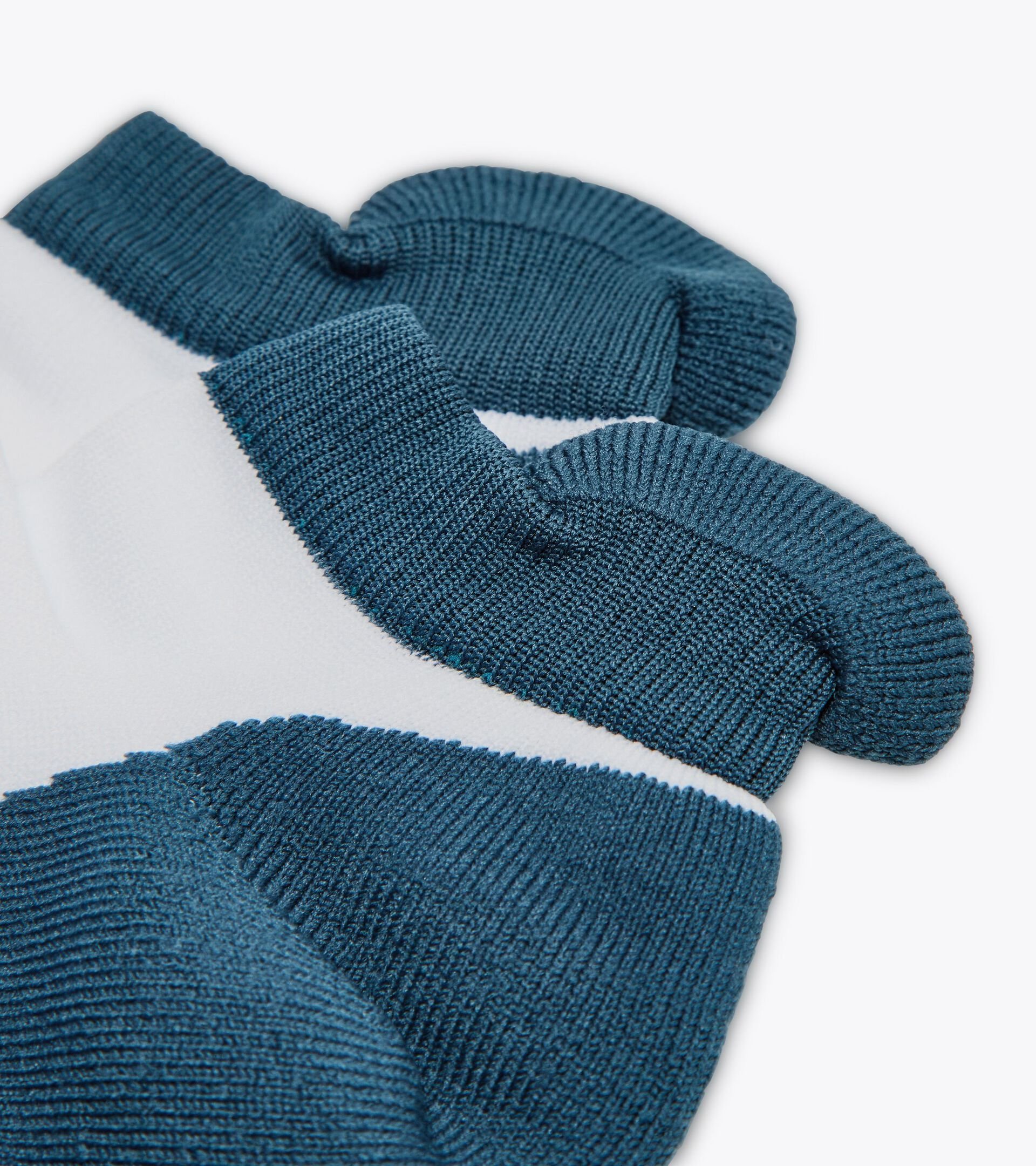 Socks - Women’s
L. SOCKS OPTICAL WHITE/LEGION BLUE - Diadora