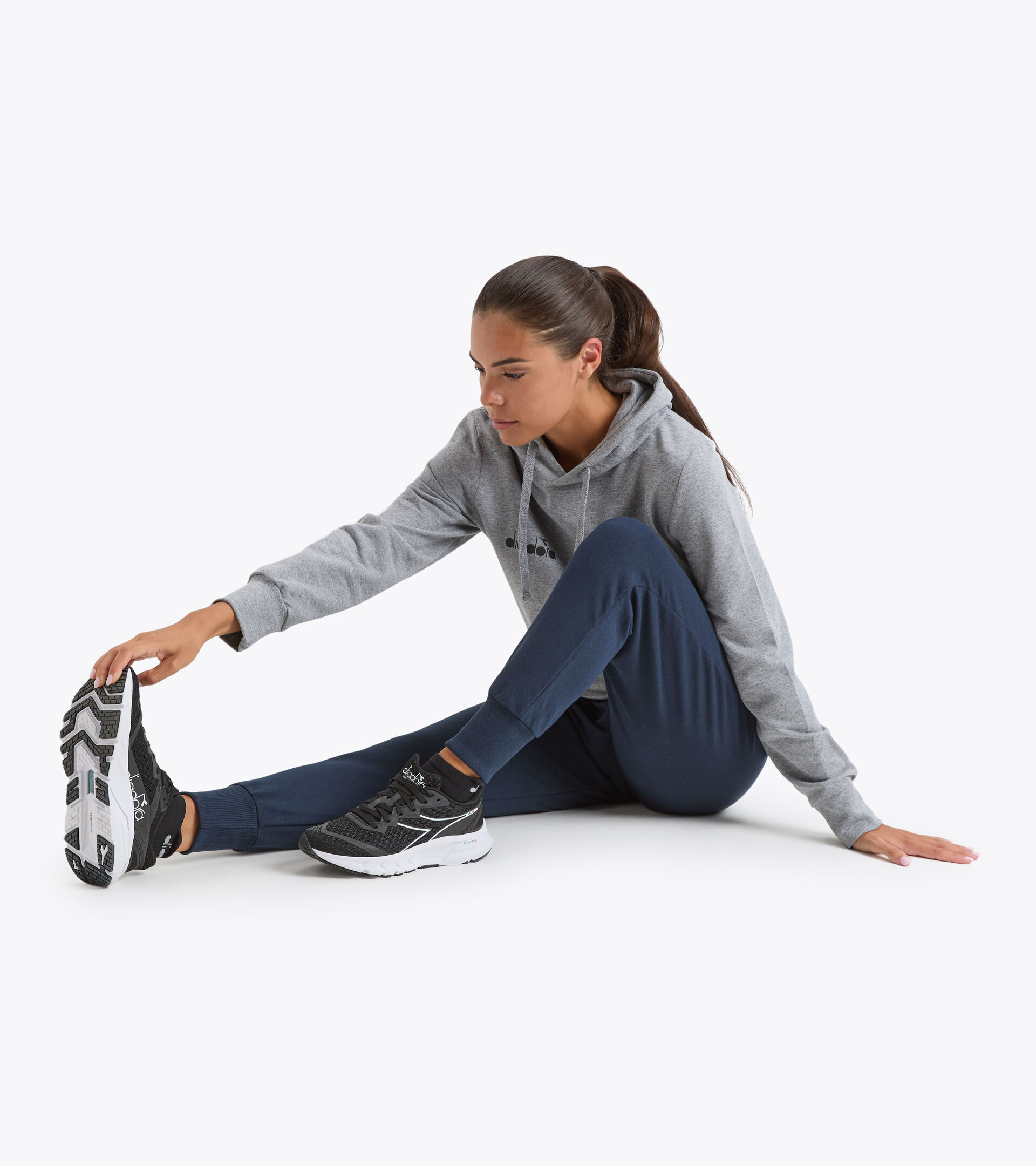 Women tracksuit - Italy National Volleyball Team TUTA FELPA RAPPRESENTANZA DONNA BV ITA GRAY MELANGE MIDDLE - Diadora