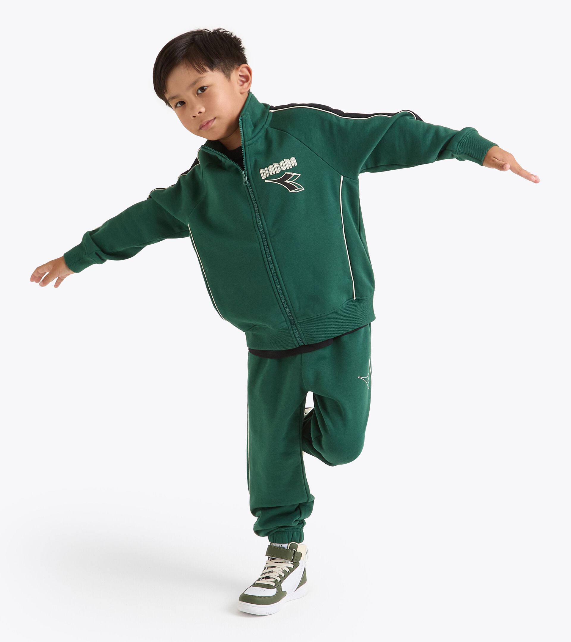 Tracksuit made with brushed fleece - Boy
 JB. TRACKSUIT FZ LOGO (BR) RAIN FOREST - Diadora