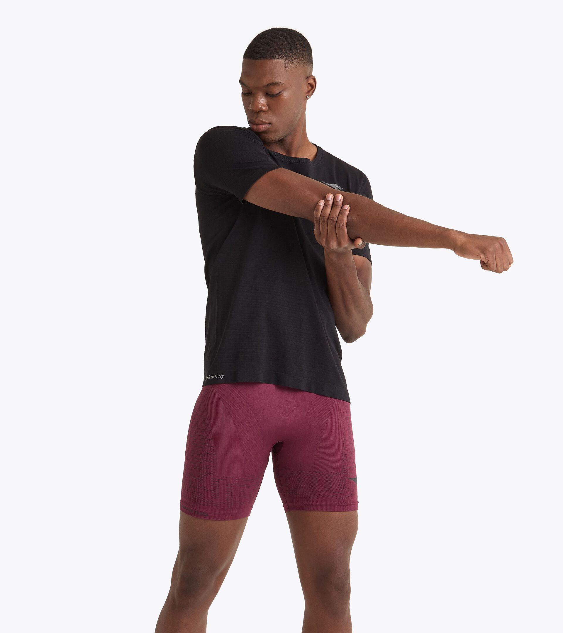 Technical t-shirt for temperature control - Running - Men’s
SS T-SHIRT STRATOUNO BLACK - Diadora