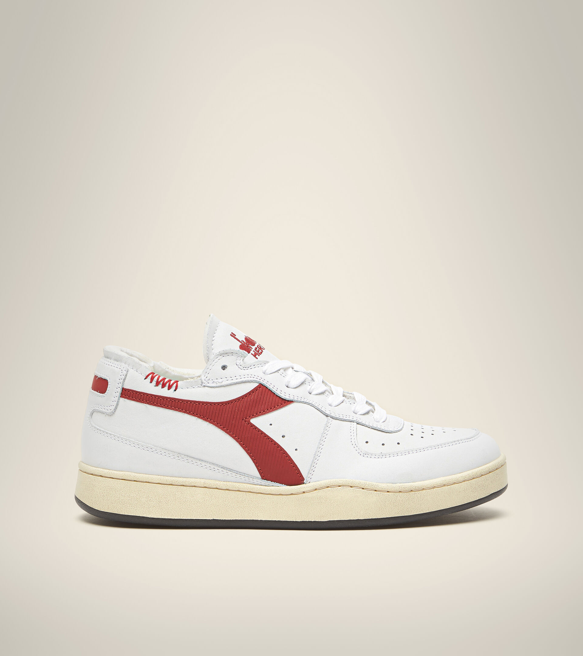 Heritage shoe - Gender Neutral MI BASKET ROW CUT WHITE/GARNET - Diadora