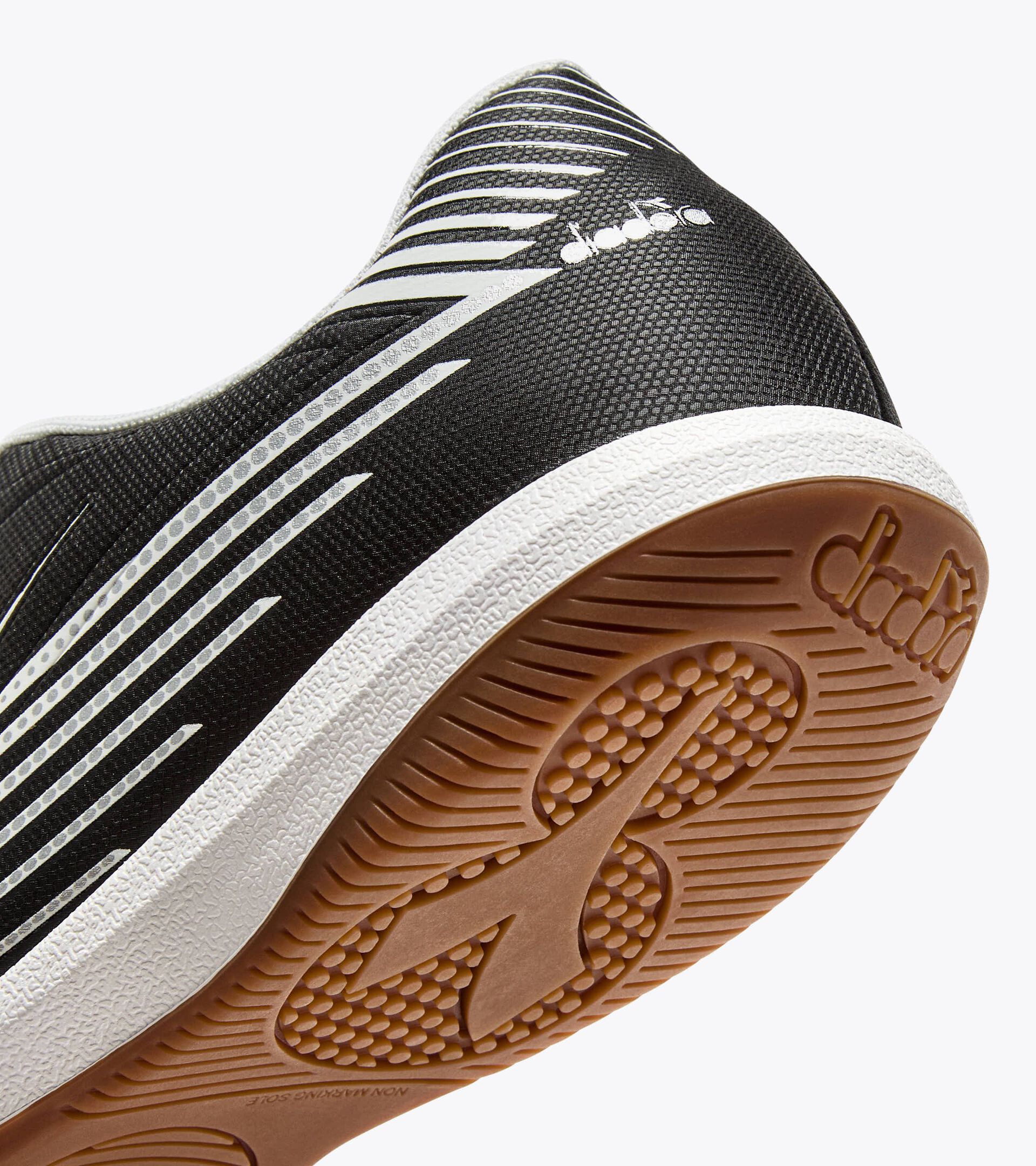 Indoor court calcio boots - Men’s PICHICHI 8 IDR BLACK /WHITE - Diadora
