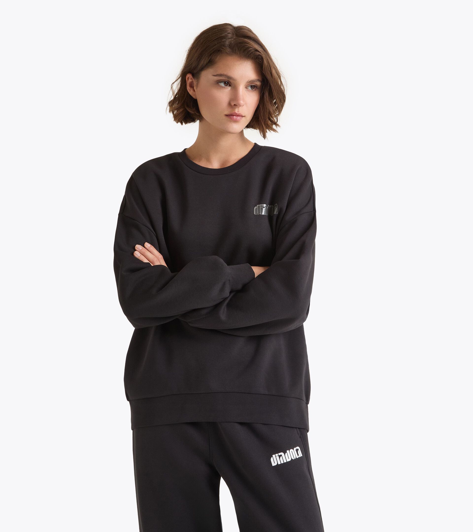 Sudadera de cuello redondo - Mujer
 L. SWEATSHIRT ATHL. LOGO NEGRO - Diadora