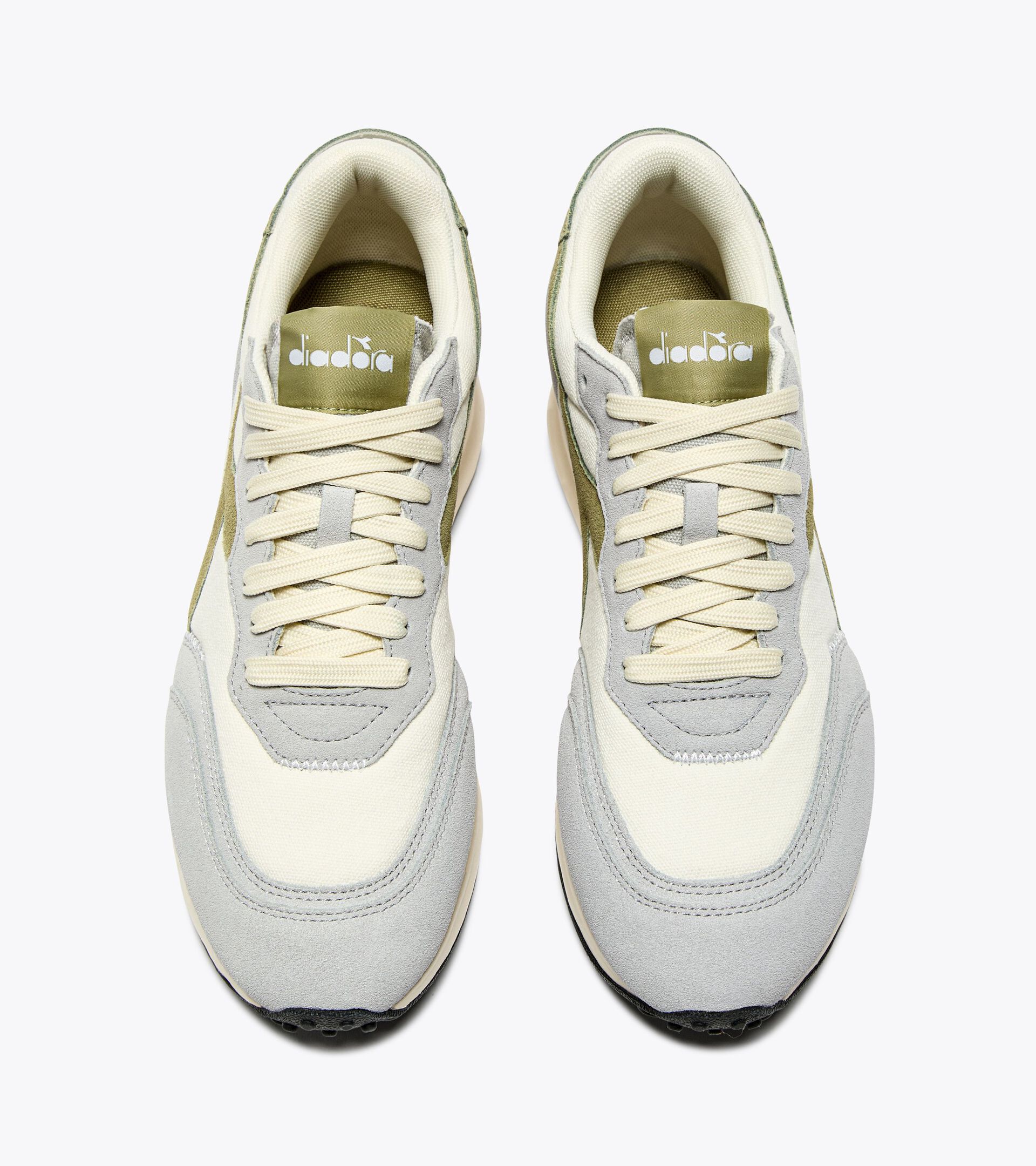 Sporty sneakers - All-Gender RACE SUEDE SW STAR WHITE/MOSSTONE - Diadora