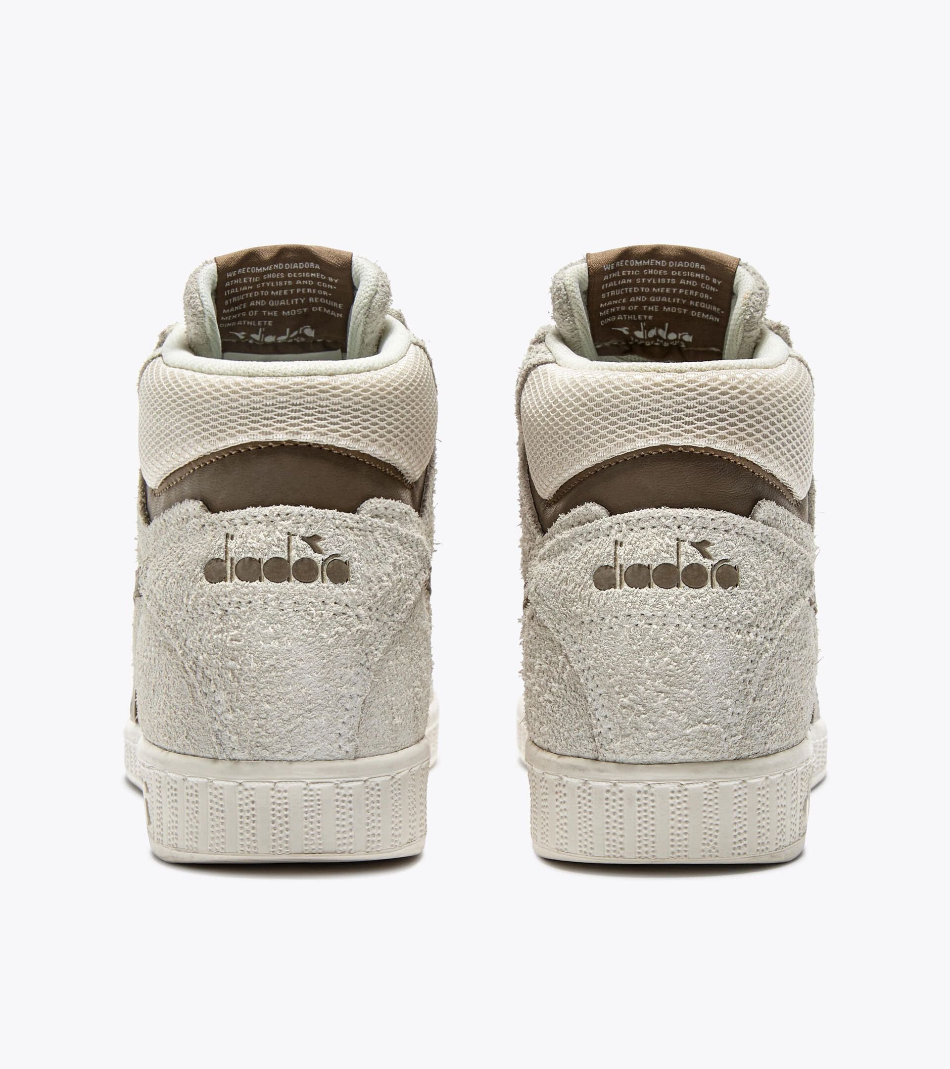 High-top retro-tennis sneaker - All-gender
 GAME HIGH SUEDE WAXED WHISPER WHITE - Diadora