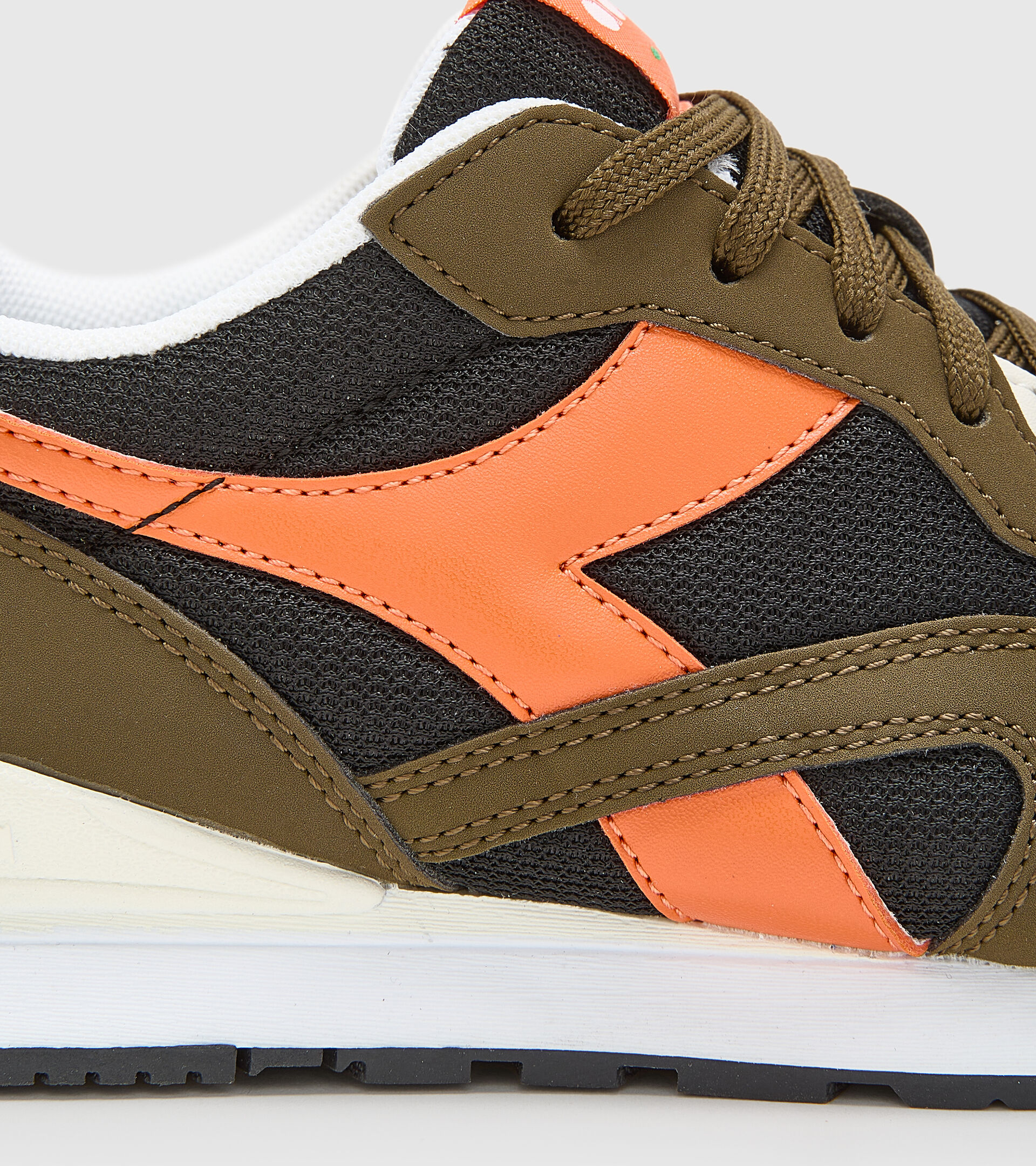 Sports shoes - Youth 8-16 years N.92 GS DARK OLIVE/BURNT ORANGE - Diadora