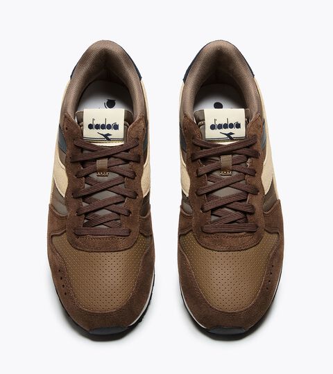 Zapatilla - Para todos los g&eacute;neros CAMARO TRIPLE M2 SHITAKE/CARAFE - Diadora