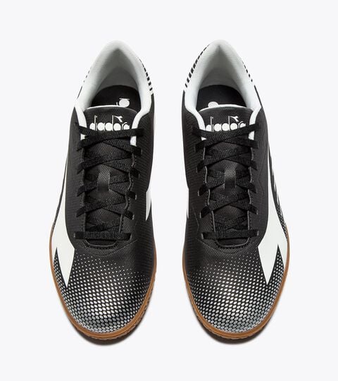 PICHICHI 8 IDR, BLACK /WHITE Indoor court calcio boots - Men’s PICHICHI 8 IDR BLACK /WHITE - Diadora