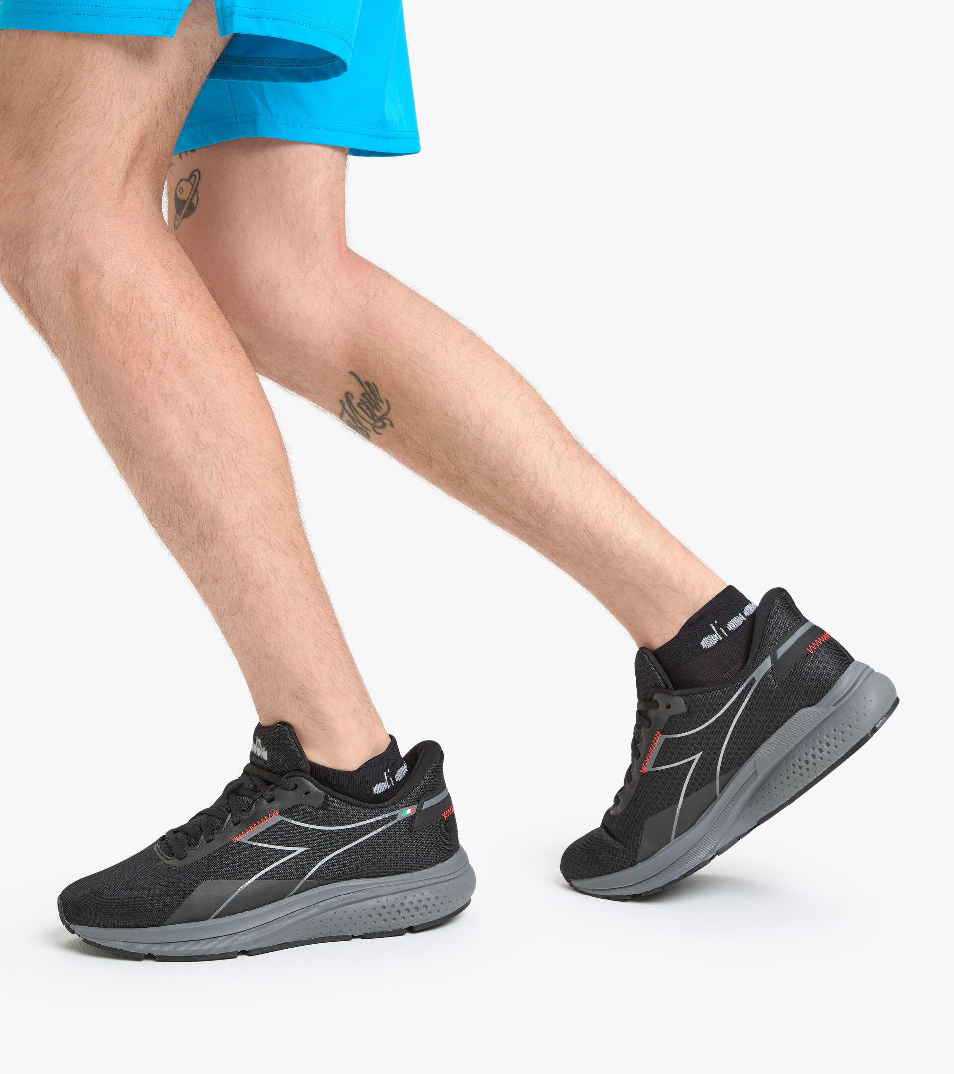 Chaussures de running - Homme PASSO 2 NOIR/GRIS ACIER - Diadora