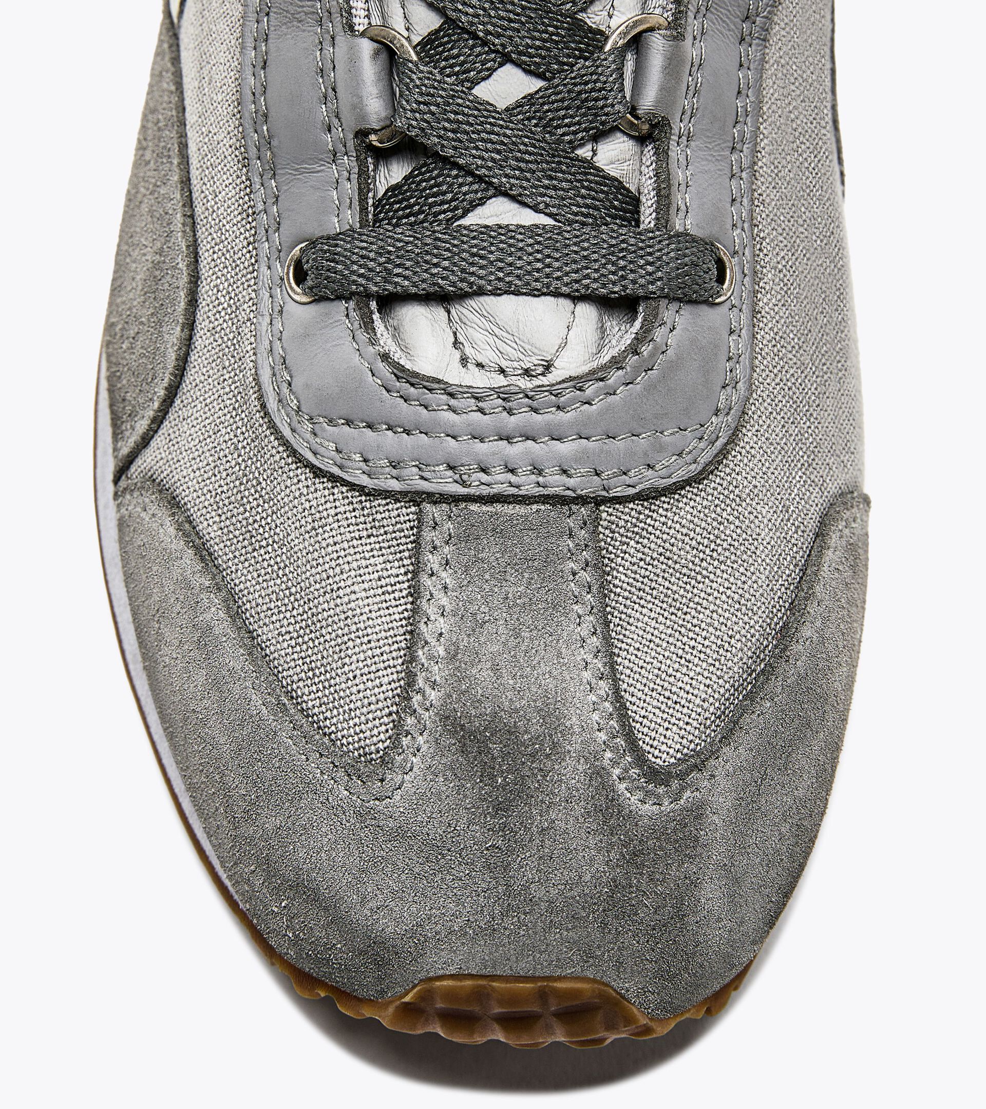 Heritage shoe - Gender neutral EQUIPE H DIRTY STONE WASH EVO GLACIER GRAY - Diadora