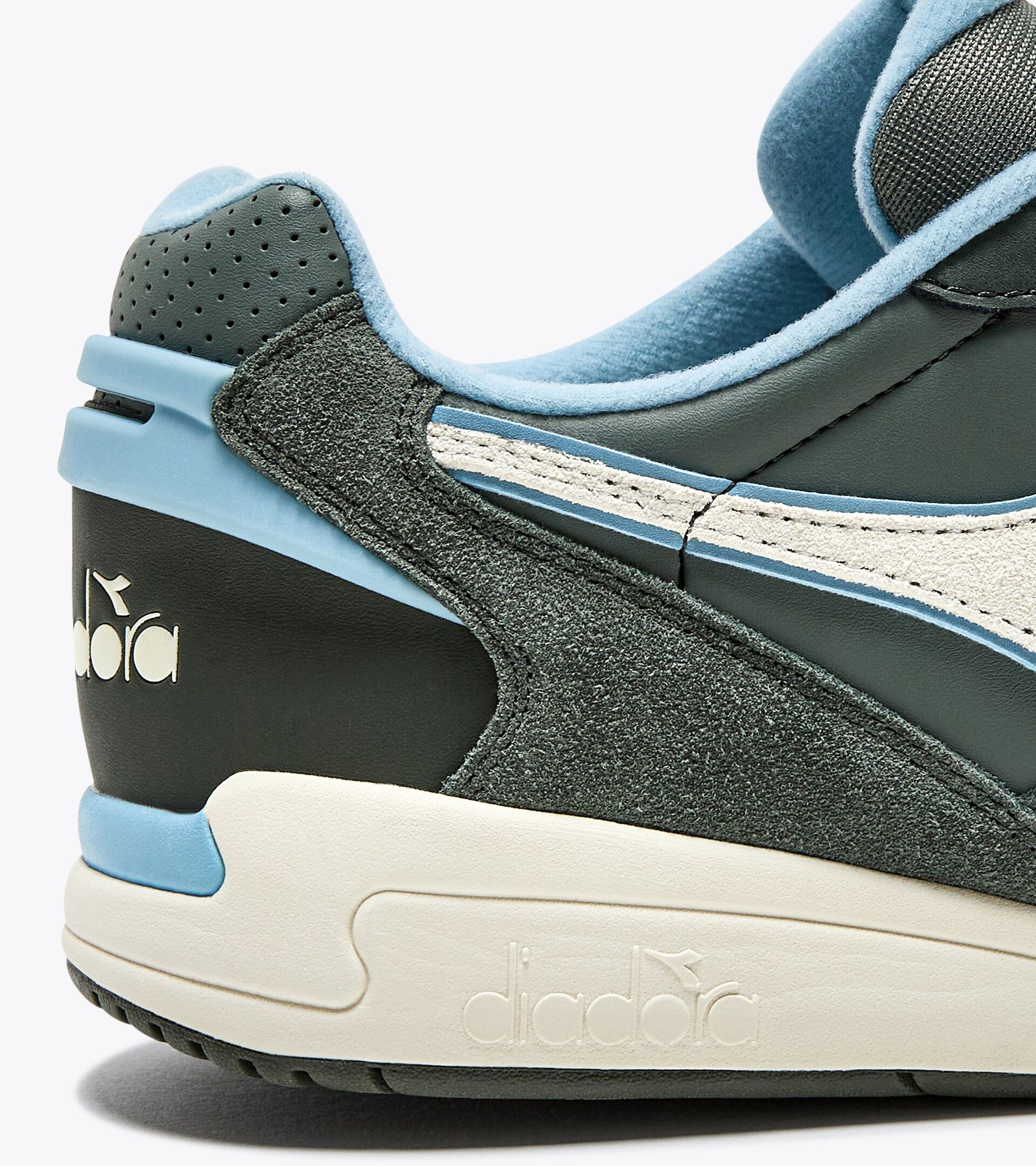 Sporty sneakers - All-Gender WINNER SL AGAVE GREEN - Diadora