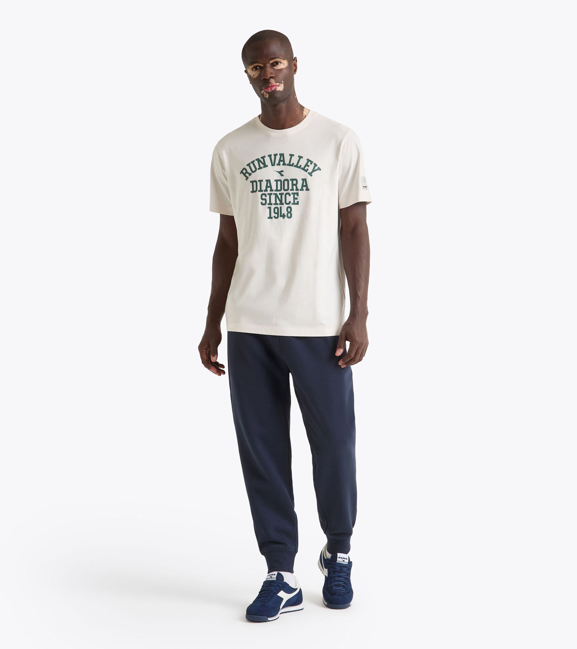 College-style inspired t-shirt - Run Valley - All-gender
T-SHIRT SS RUN VALLEY WHISPER WHITE - Diadora