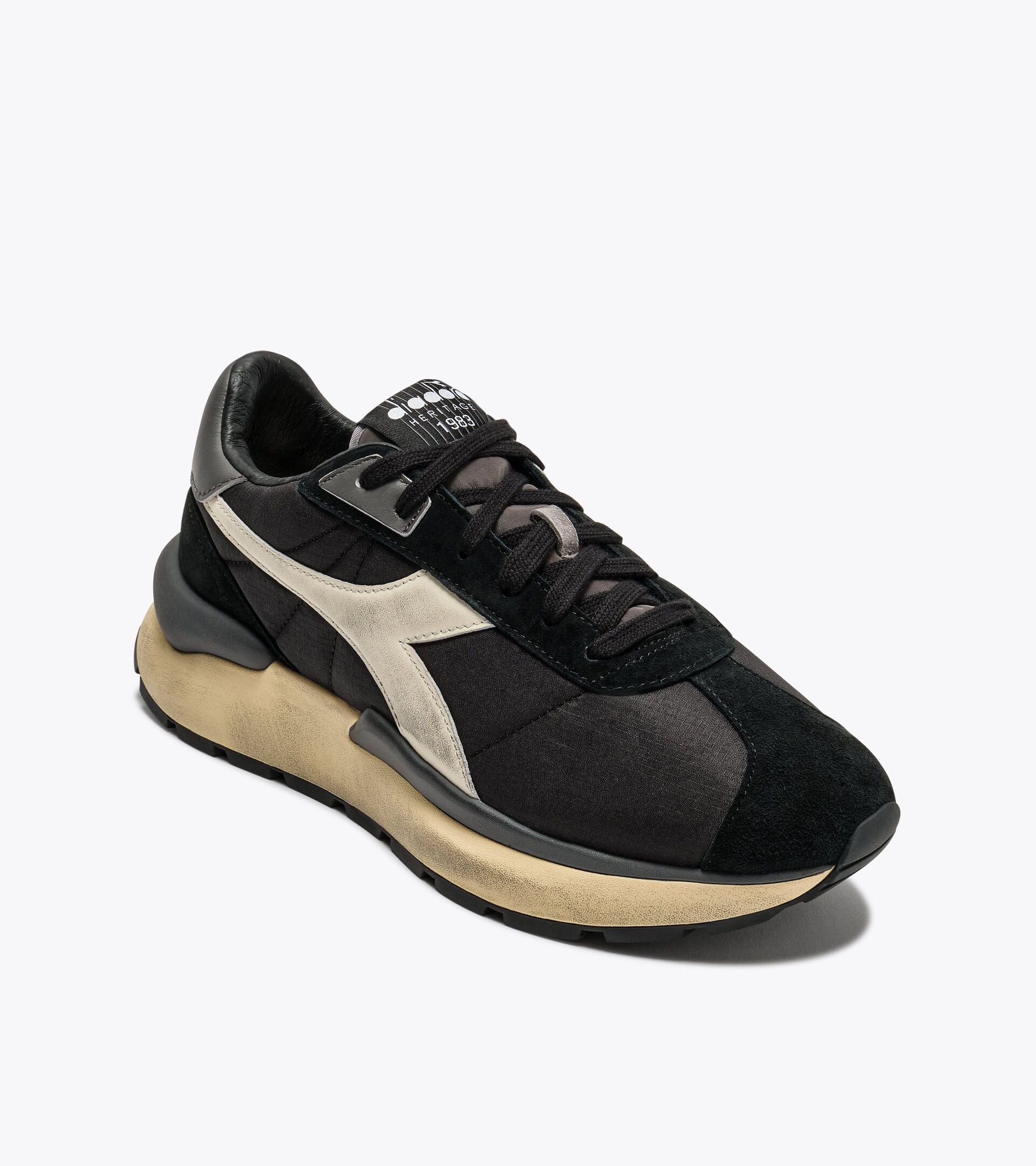 Heritage Leather Sneakers - Women&rsquo;s
 MERCURY ELITE SPRINT SW BLACK/WHITE PRISTINE - Diadora