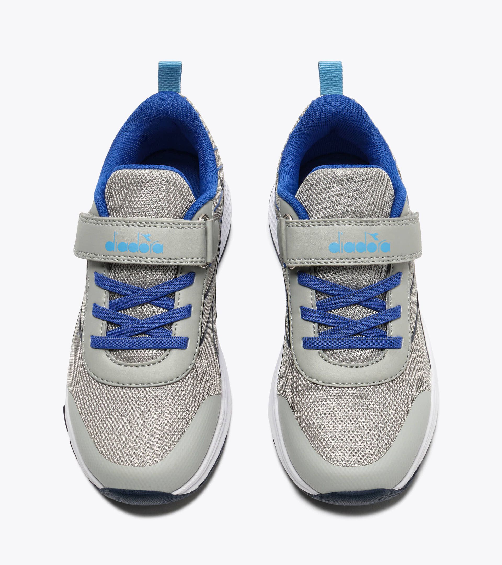 Zapatillas de running juveniles - Para todos los g&eacute;neros FALCON 6 JR V ARGENTO DD/AZZURRO SCURO - Diadora