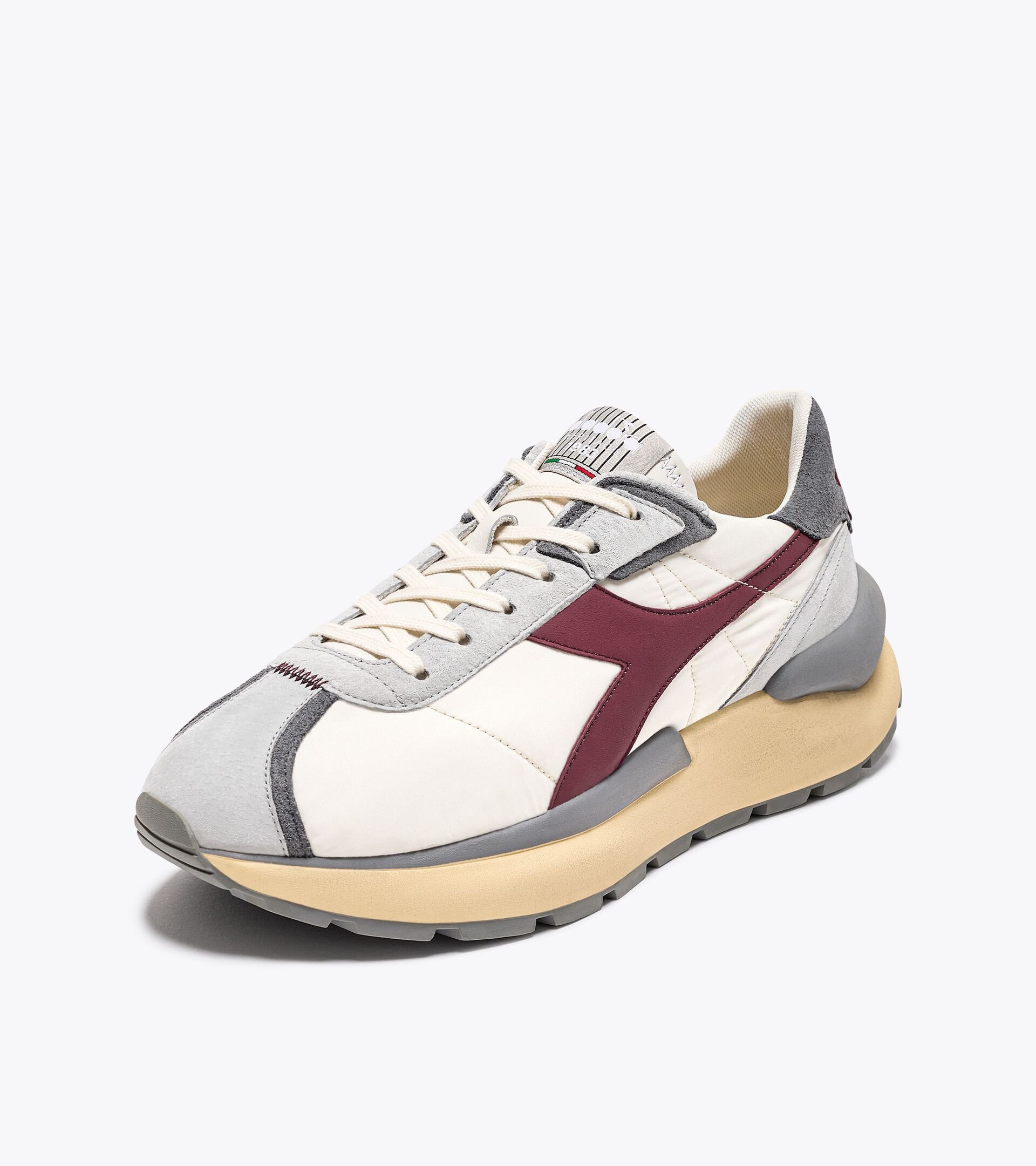 Sneaker Heritage - Made in Italy - Gender Neutral 
 MERCURY ELITE PALMARES SW ITALIA WHITE/TIBETAN RED - Diadora