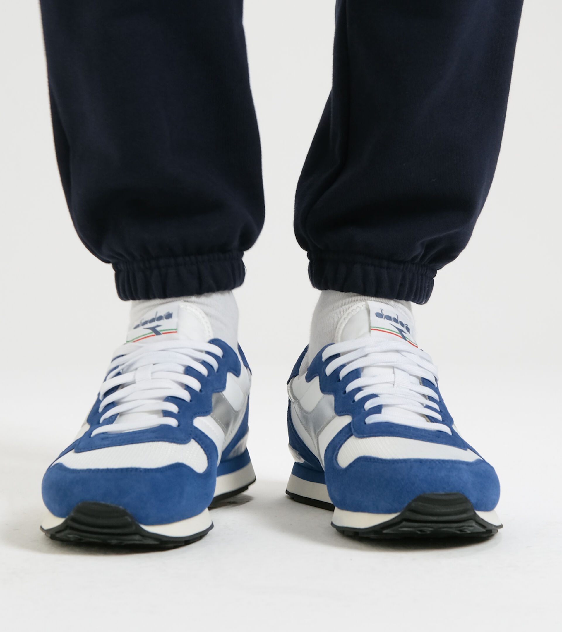 Sports shoe - Unisex CAMARO METAL WHITE/DUTCH BLUE - Diadora