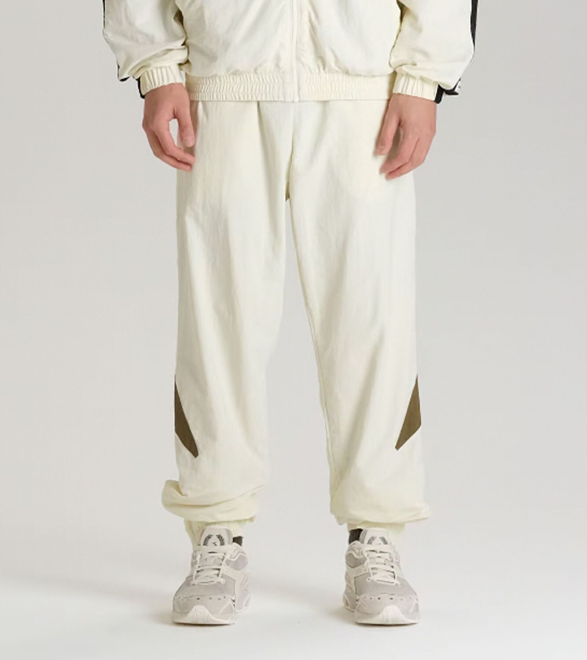 Pantalones deportivos - Made in Italy - Gender neutral TRACK PANTS LEGACY BLANCO MURMURAR - Diadora