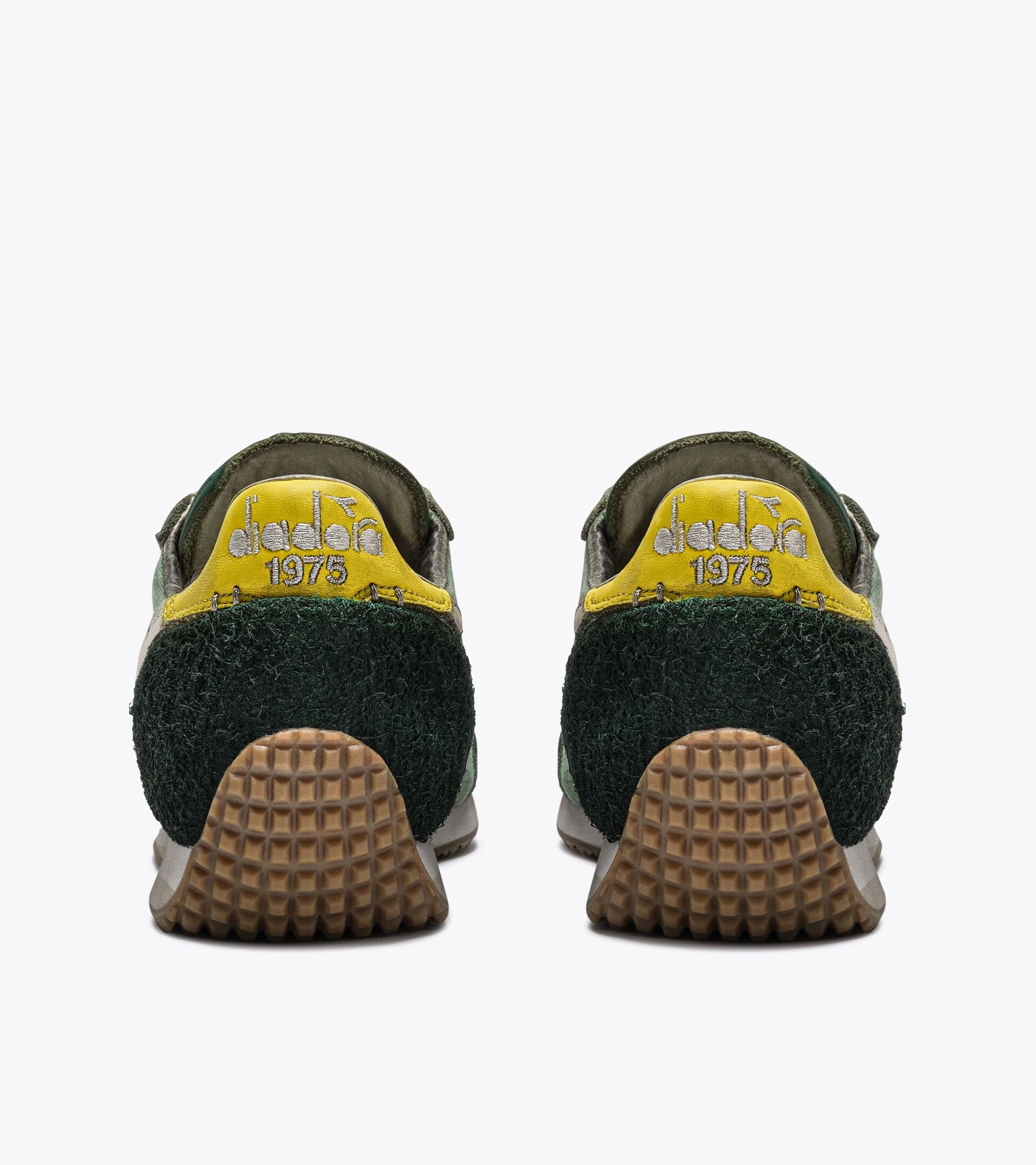 Zapatilla Heritage de ca&ntilde;a baja - Para todos los g&eacute;neros
 EQUIPE DIRTY SW EVO VERDE CAZADOR - Diadora