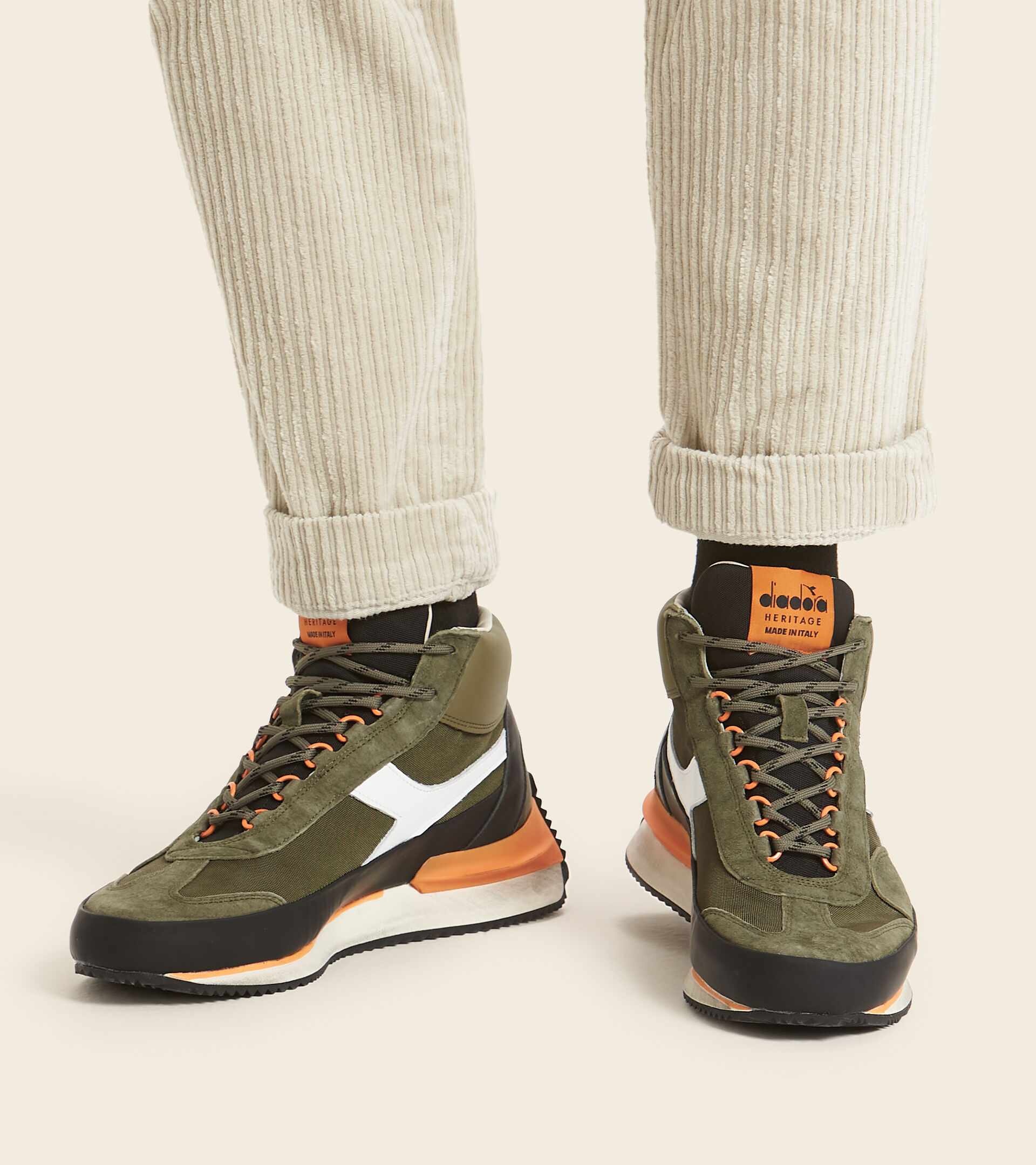 Footwear Heritage UNISEX EQUIPE MID MAD ITALIA NUBUCK SW OLIVINO Diadora