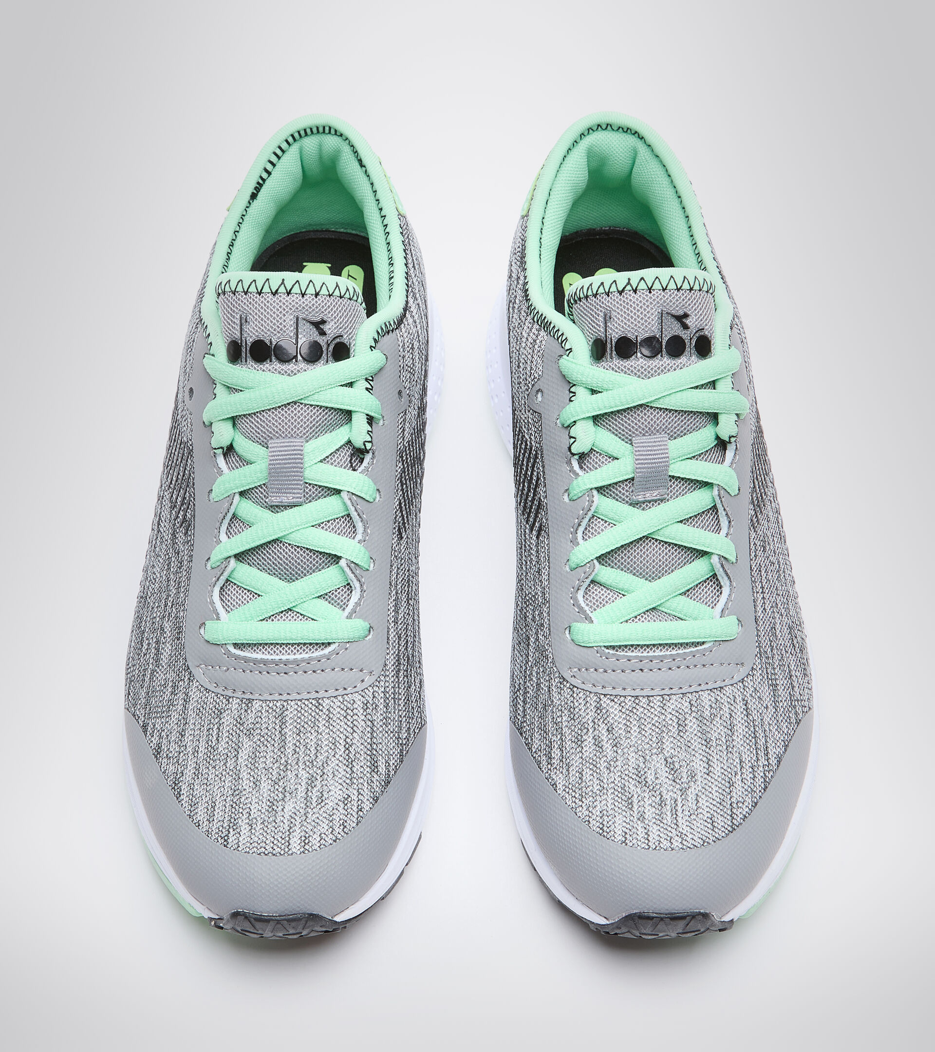 Chaussures de sport - Femme PASSO W ARGENT/NOIR/VERT FRENE - Diadora