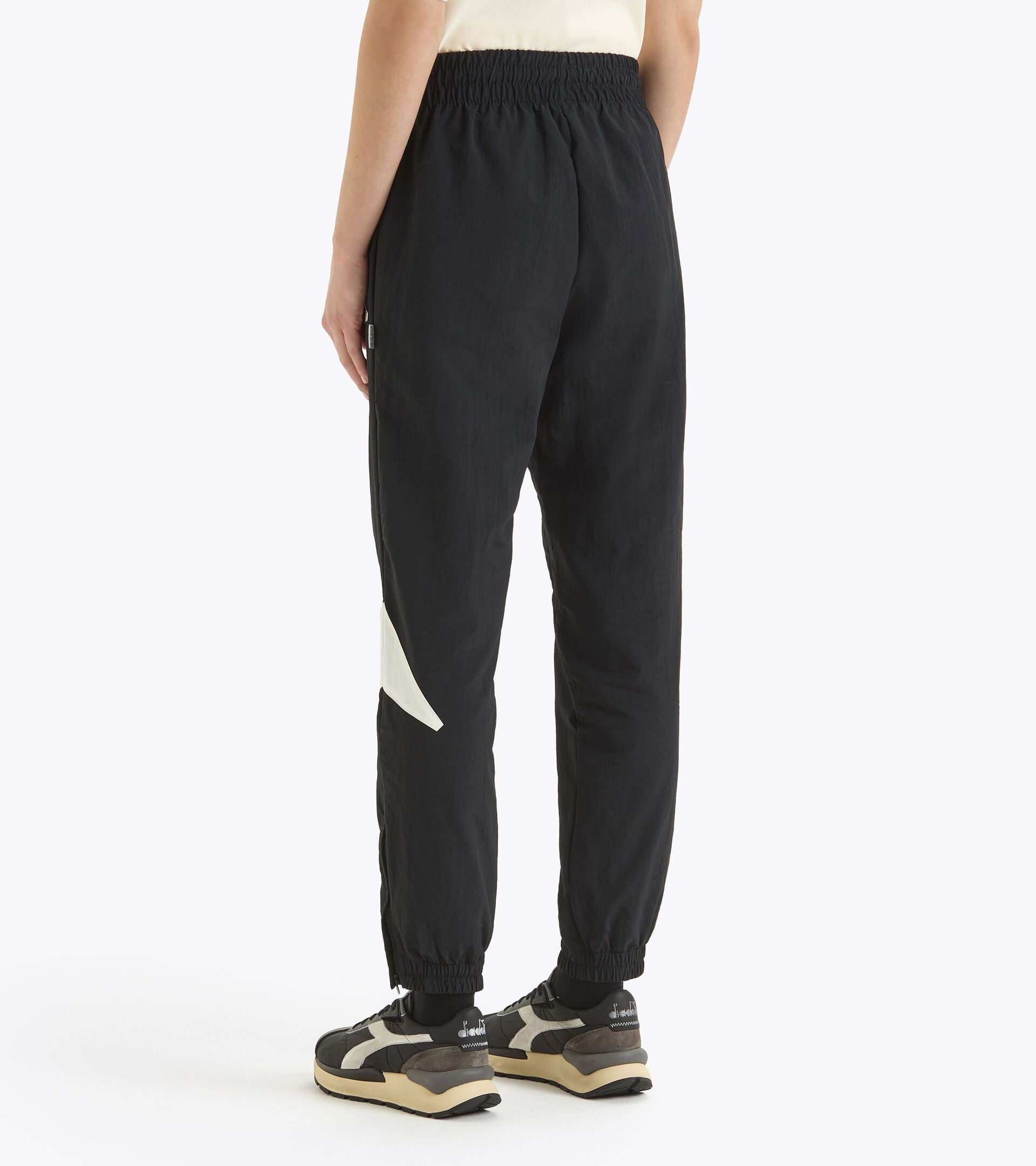 Pantalon de sport - Made in Italy - Genre neutre TRACK PANTS LEGACY NOIR - Diadora