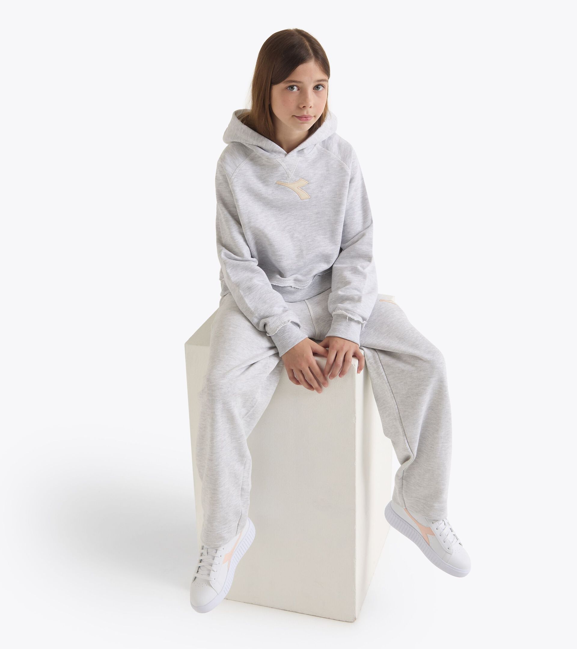 Sweat-shirt à capuche - Ado fille
JG. HOODIE DISTRICT GRIS MOYENNE CLAIR MELANGE - Diadora