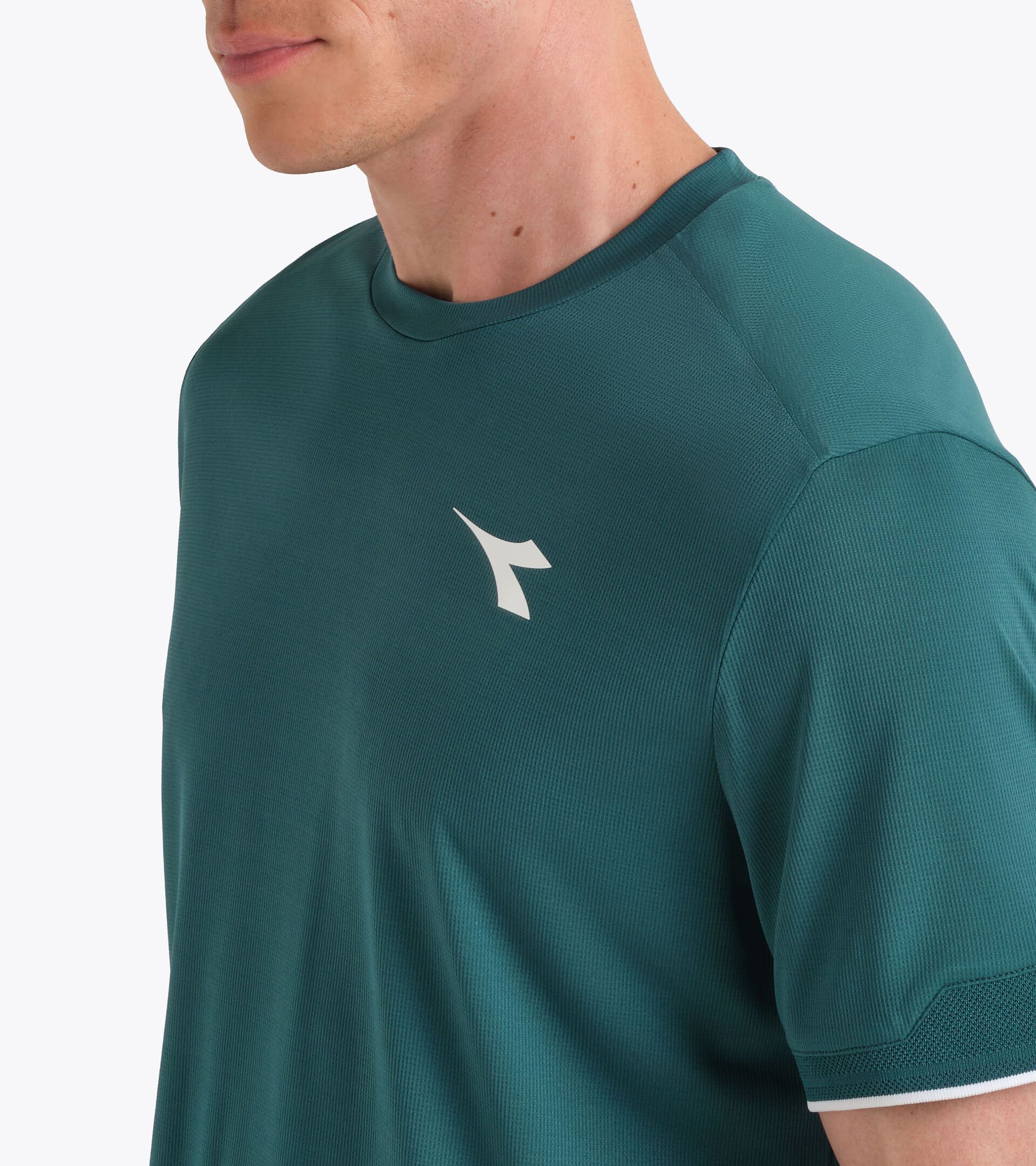 T-shirt &agrave; manches courtes avec technologie FIBRAZERO - Comp&eacute;tition - Homme
 SS T-SHIRT MATCH FIBRAZERO EPICEA OMBRE - Diadora