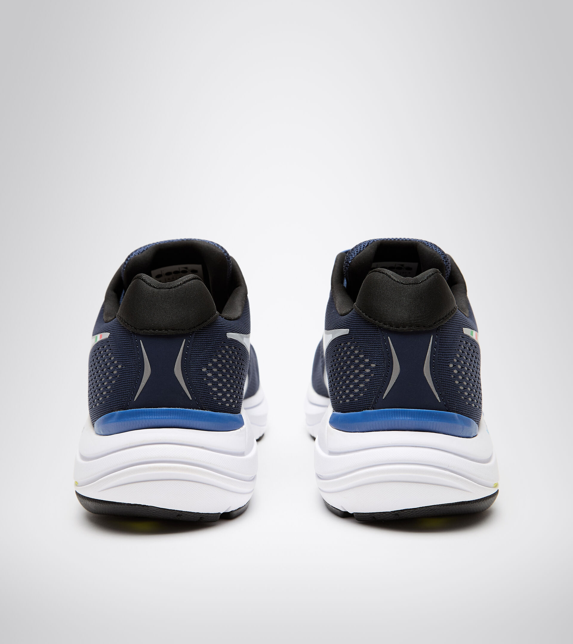 Running shoes - Men MYTHOS BLUSHIELD 7 VORTICE BLACK IRIS/WHITE/NEON YELLOW - Diadora
