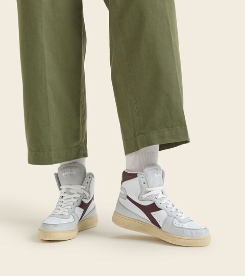 MI BASKET USED, BLANCO/VIOLA CHOCOLATA Zapatilla Heritage - Unisex MI BASKET USED BLANCO/VIOLA CHOCOLATA - Diadora