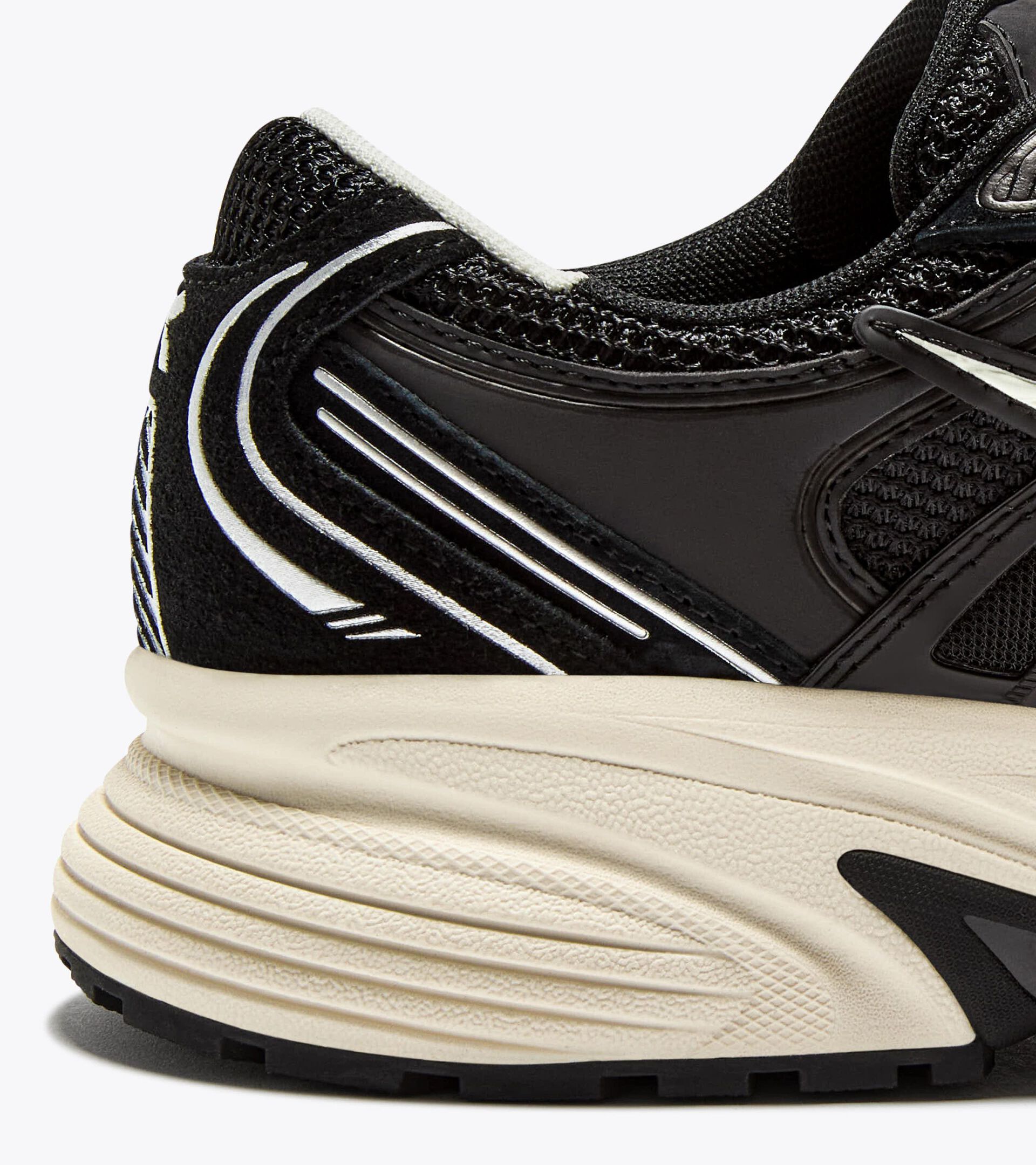 Sports sneakers - All-Gender MYTHOS STAR BLACK/BLACK - Diadora