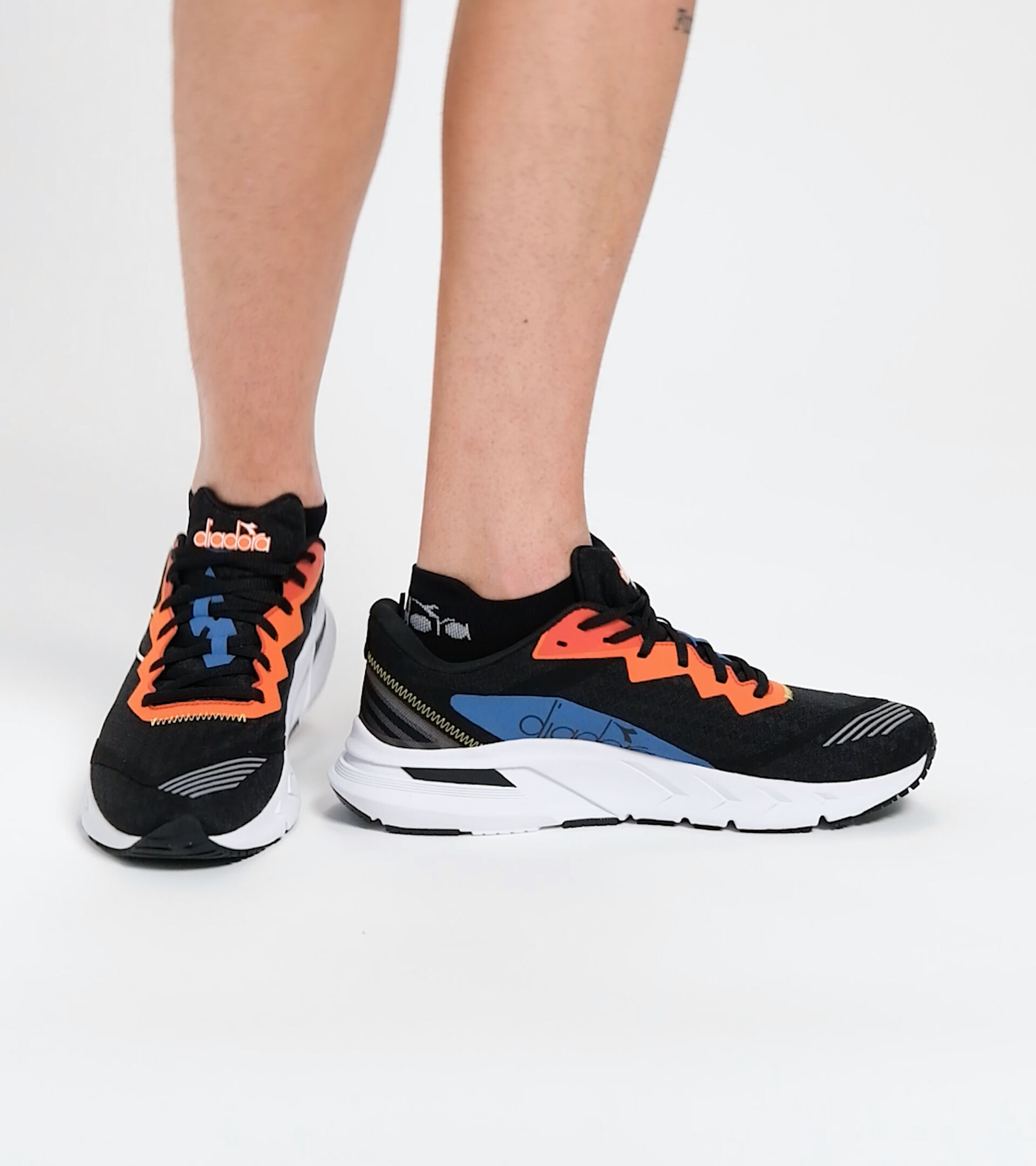 Laufschuh - Herren MYTHOS BLUSHIELD VOLO 2 SCHWZ/WSS/ORANGE ZINNOBERROT - Diadora