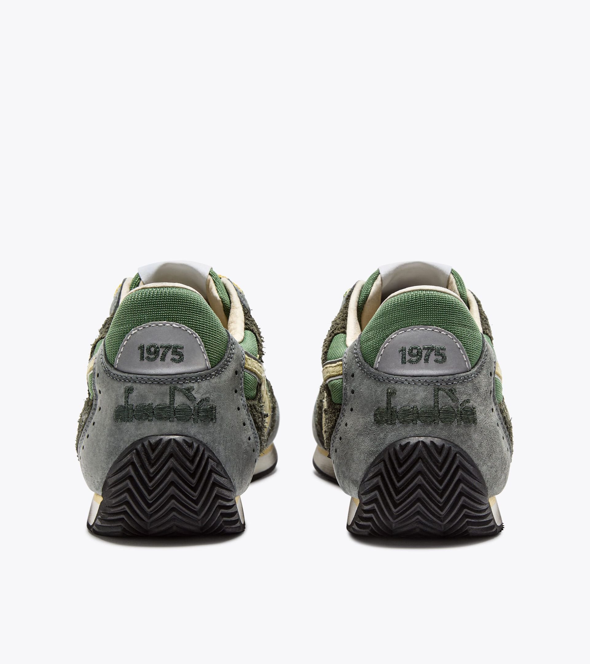 Zapatilla Heritage de ca&ntilde;a baja - Para todos los g&eacute;neros EQUIPE REVENGE USED VERDE OLMO - Diadora