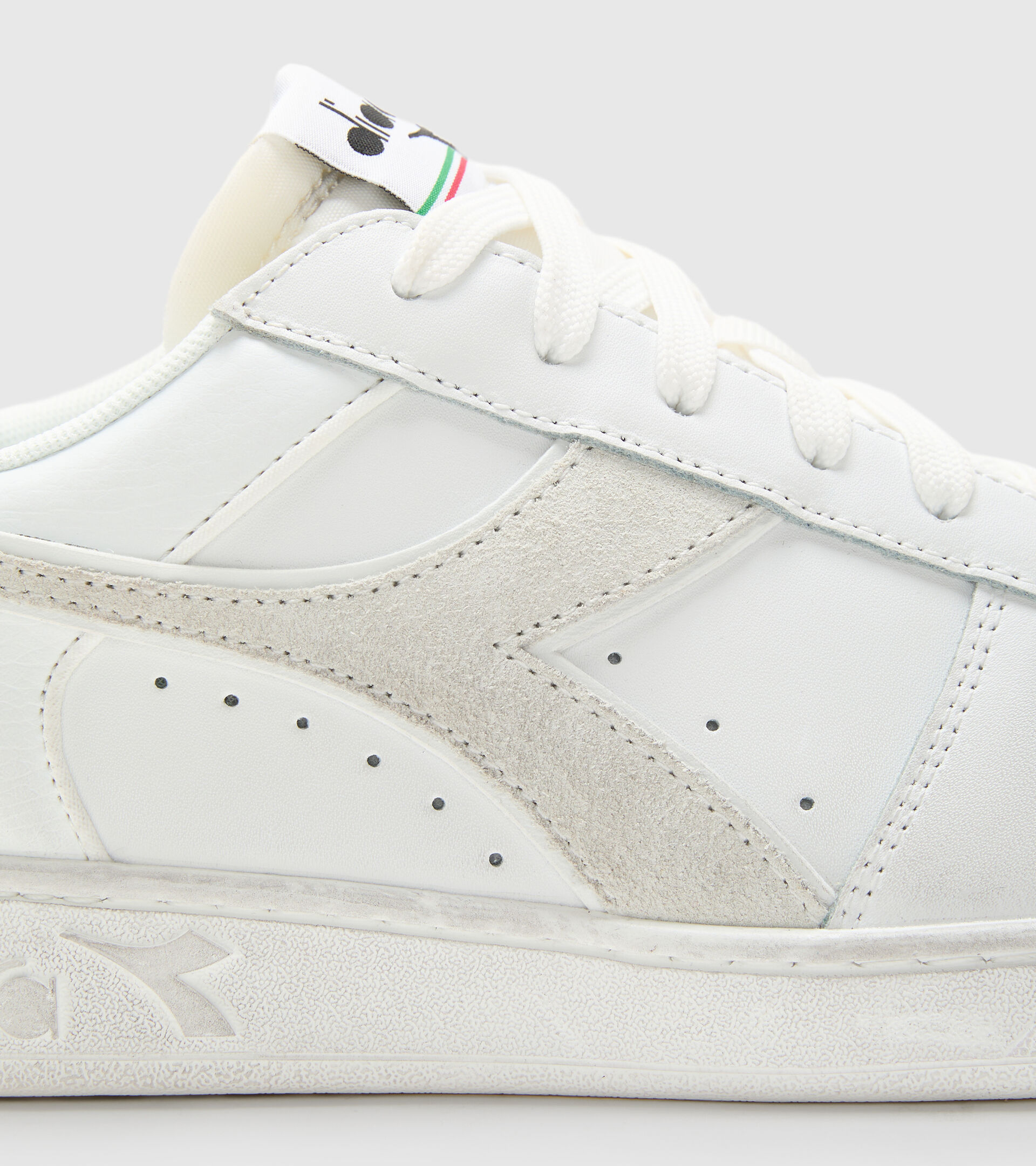 Sports shoes - Unisex MAGIC BASKET LOW ICONA LEATHER WHITE /WHITE - Diadora