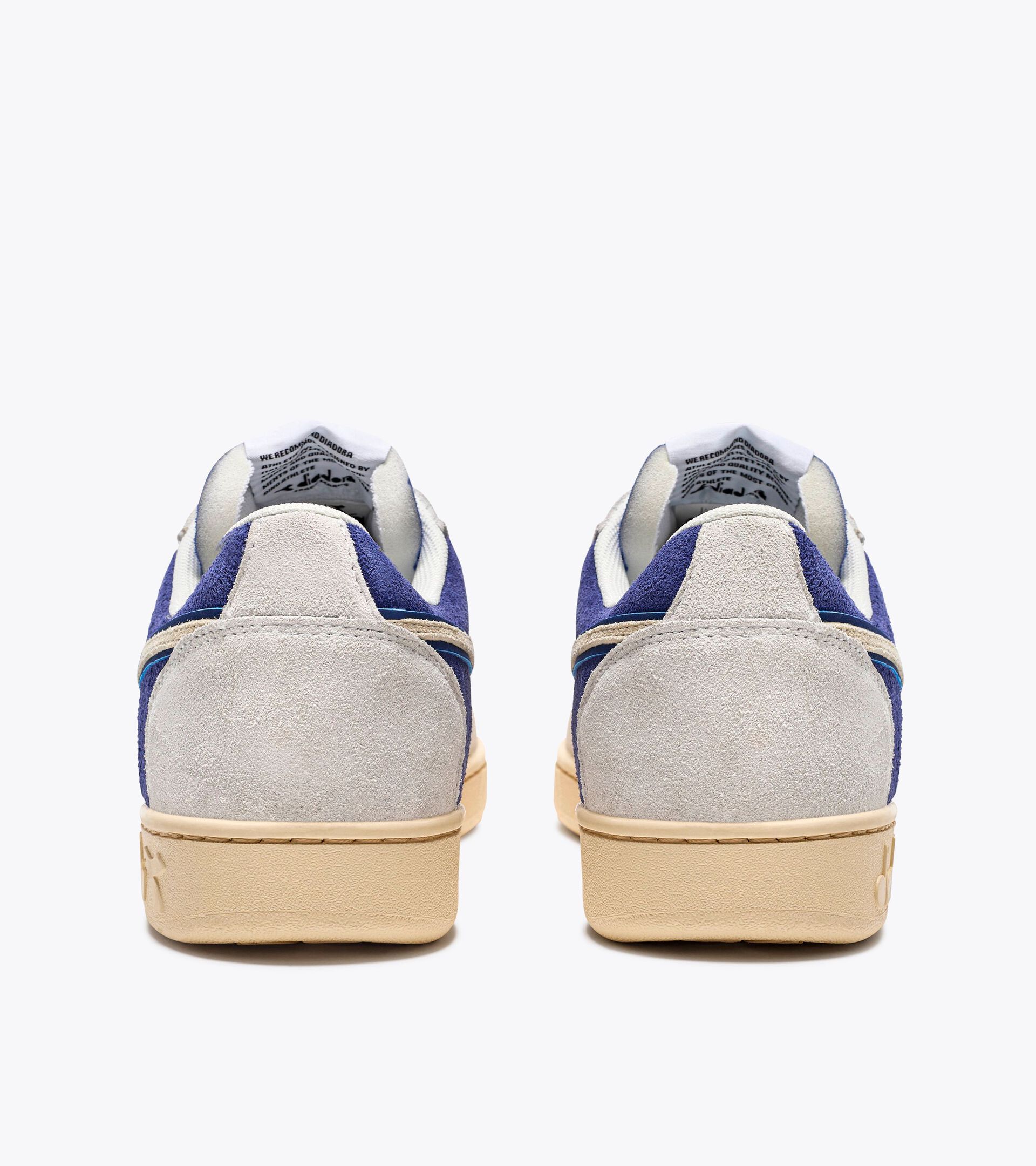 Sporty sneakers - All-Gender MAGIC BASKET LOW SUEDE LEATHER WHITE/BLUE EYES - Diadora
