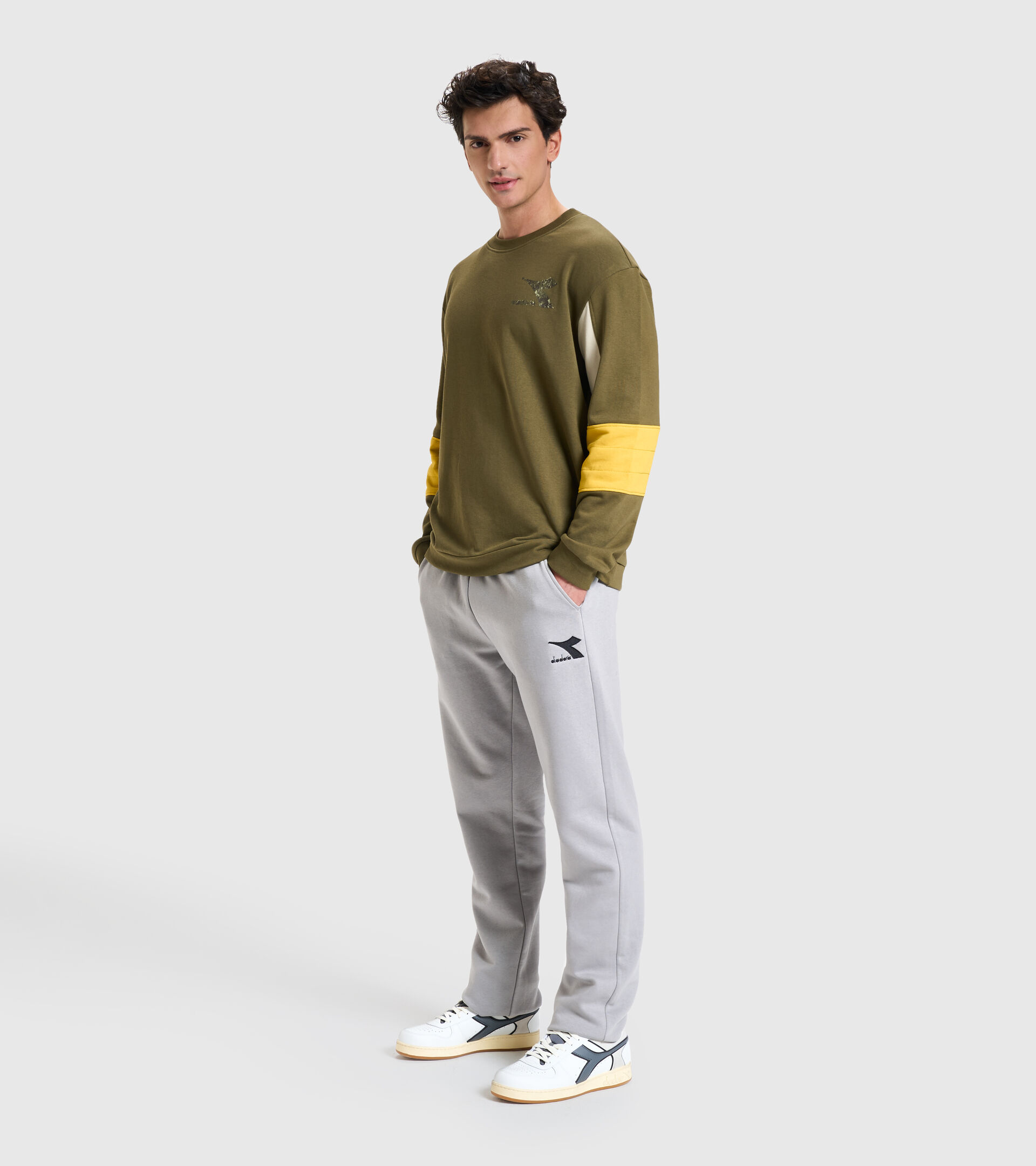 Crew-neck sweatshirt - Men SWEATSHIRT CREW SHIELD OLIVE GREEN - Diadora