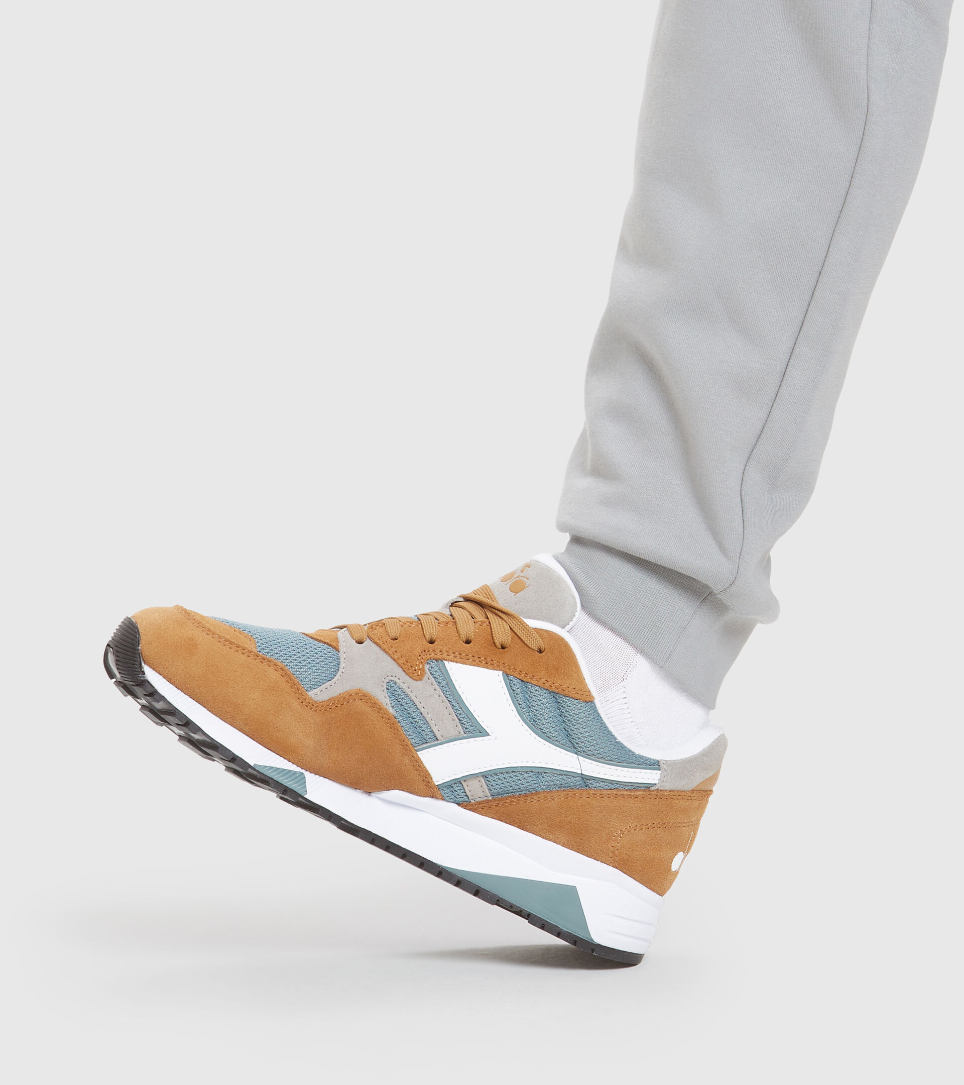 Footwear Sportswear UNISEX N902 S BEIGE CERBIATTO/GRIGIO CARDO Diadora